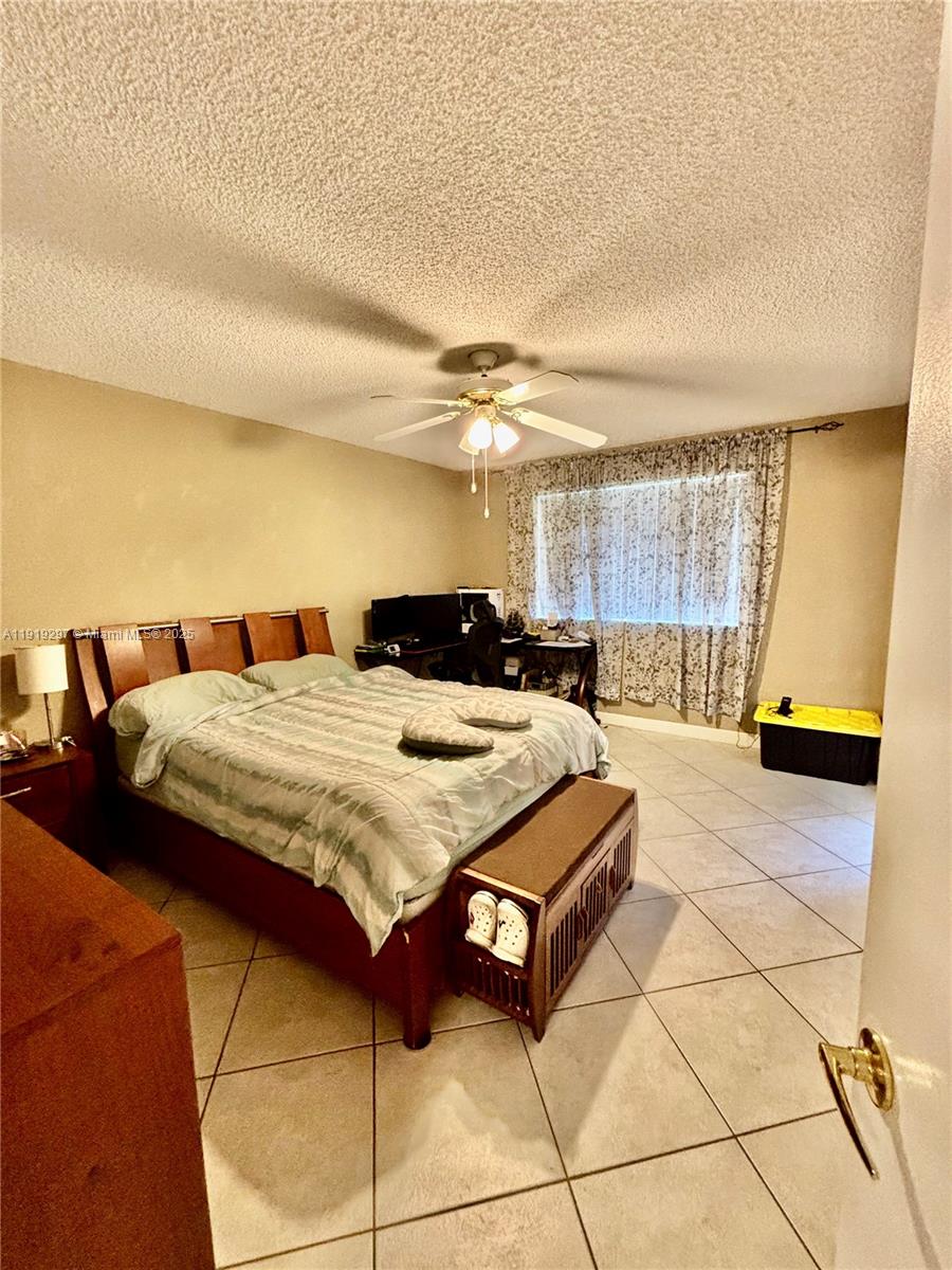 COUNTRY LANE CONDO #2 - Residential