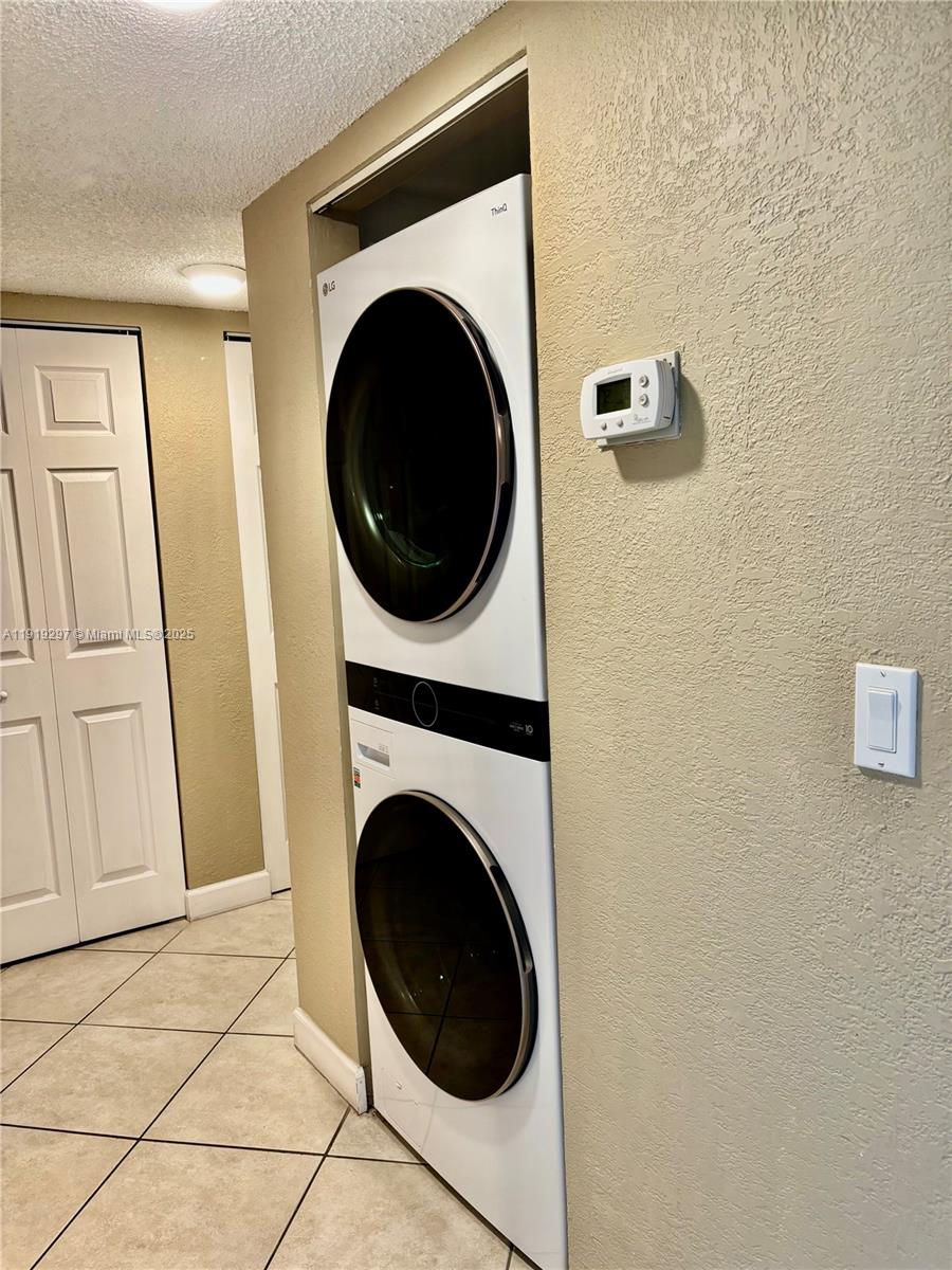 COUNTRY LANE CONDO #2 - Residential