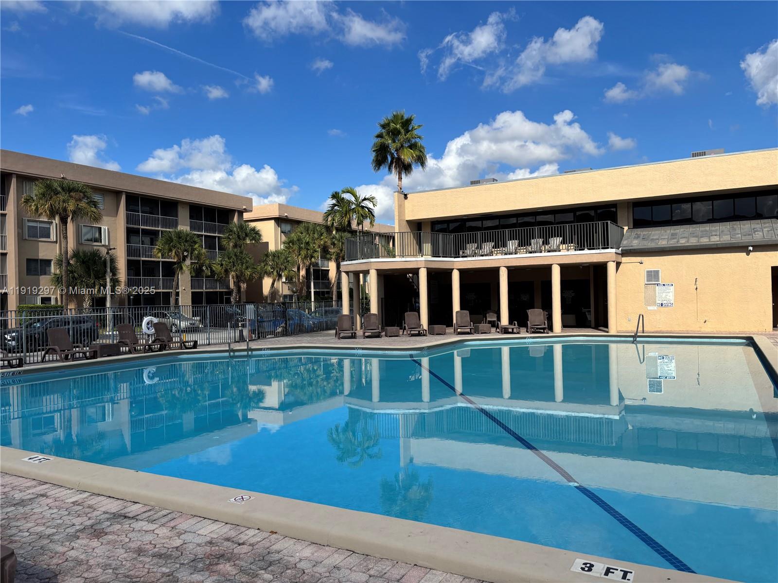 COUNTRY LANE CONDO #2 - Residential