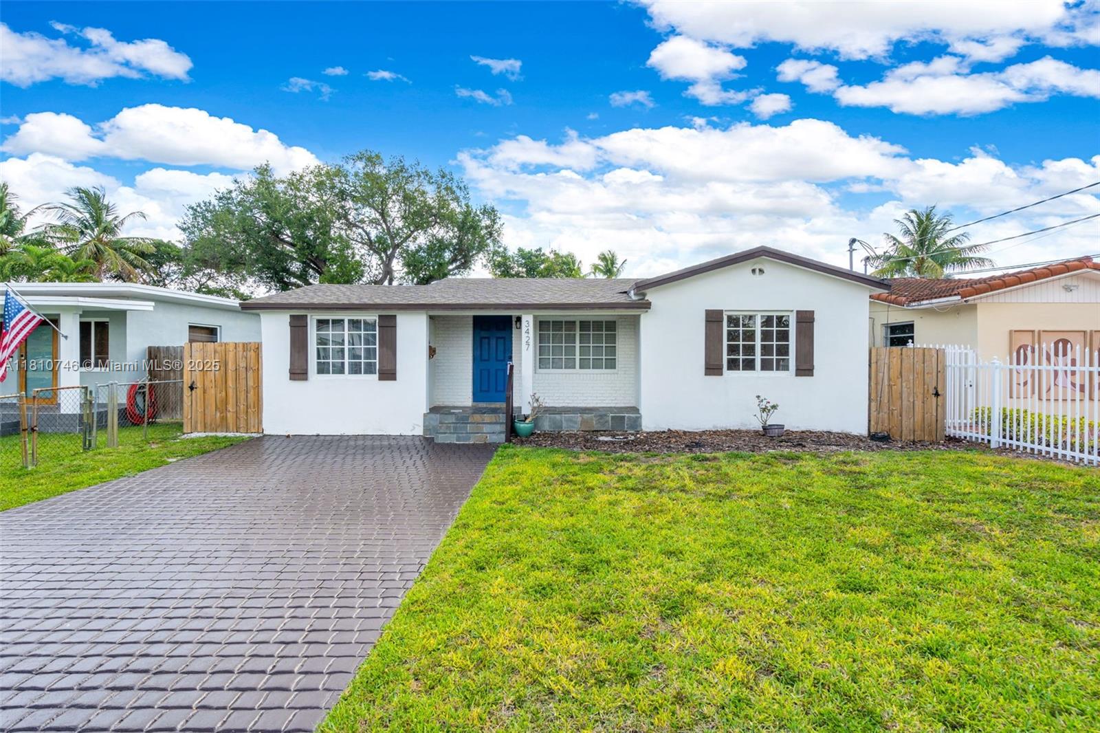 3427 Sw 64th Ave, Miami, Broward County, Florida - 2 Bedrooms  
1 Bathrooms - 