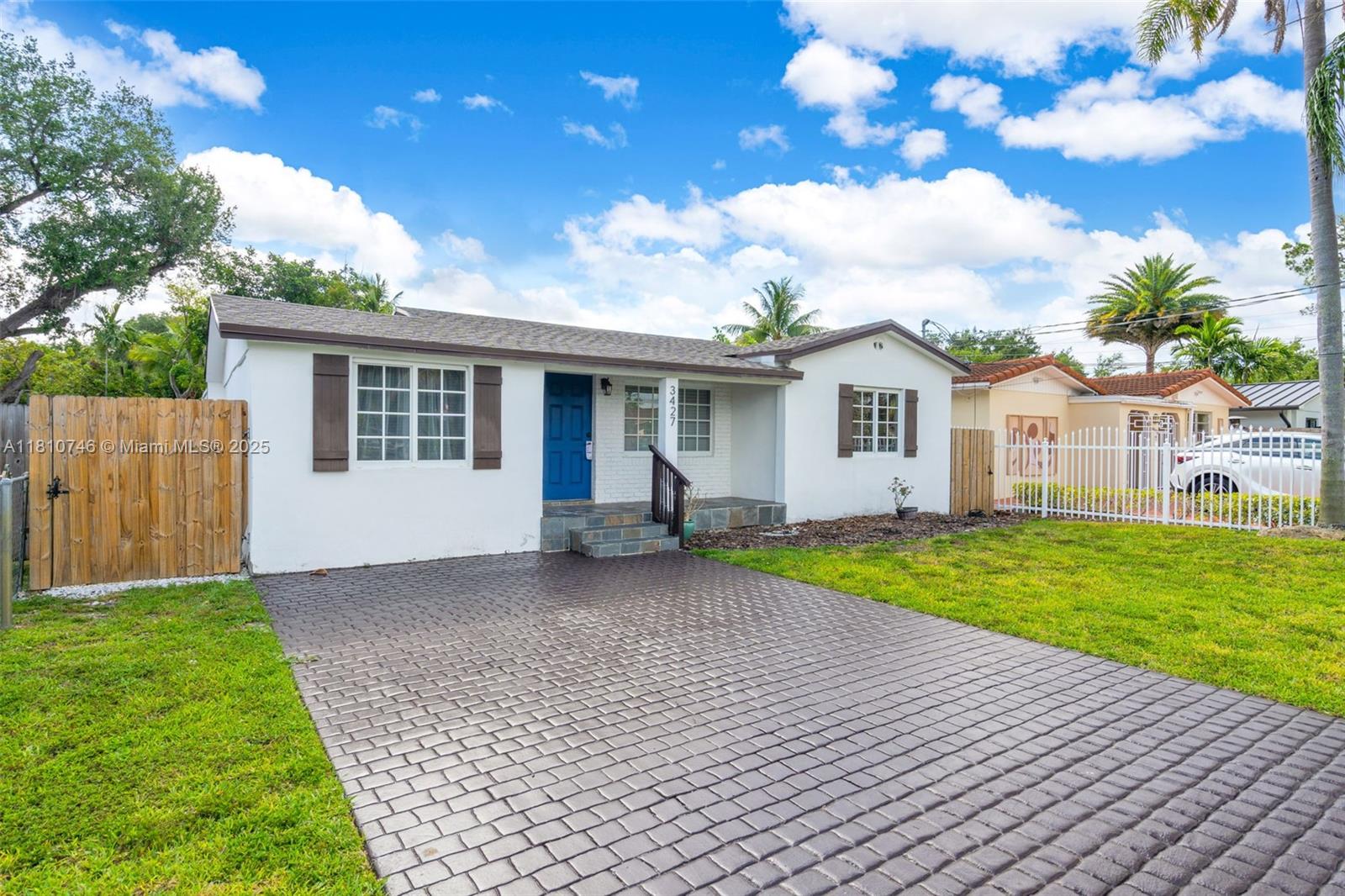 3427 SW 64th Ave