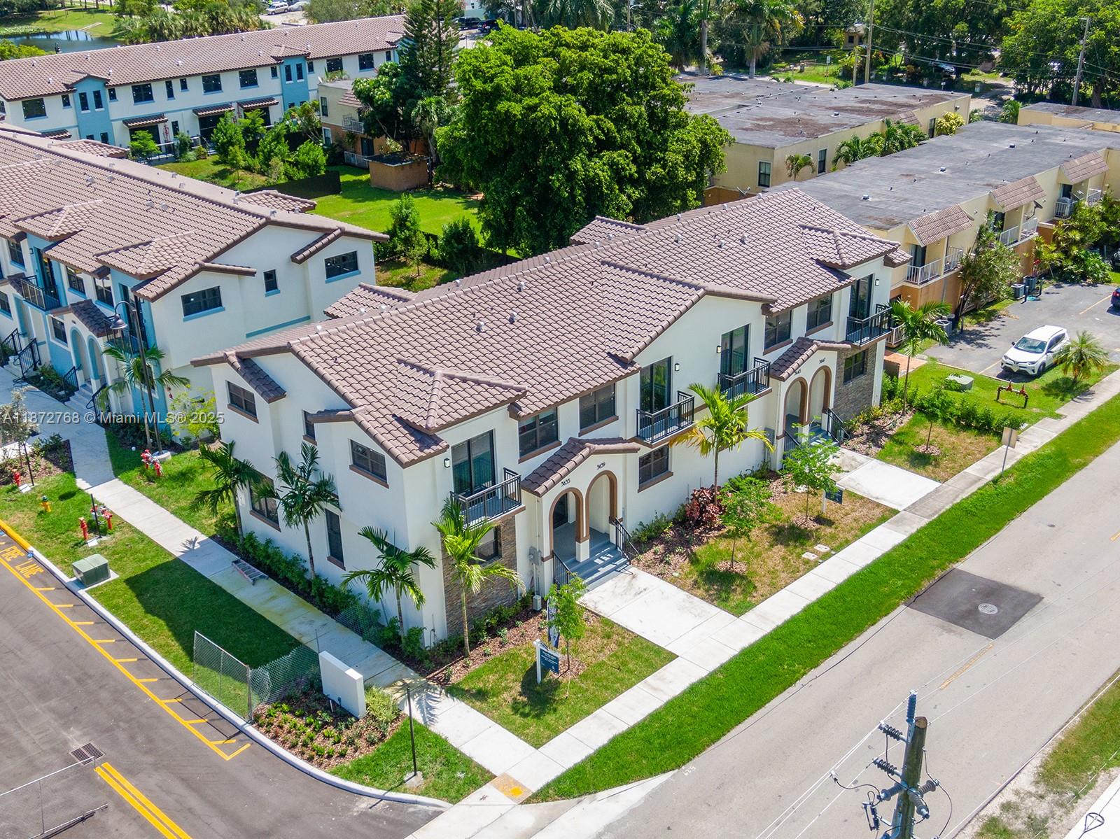 POSITANO TOWNHOUSES - Residential