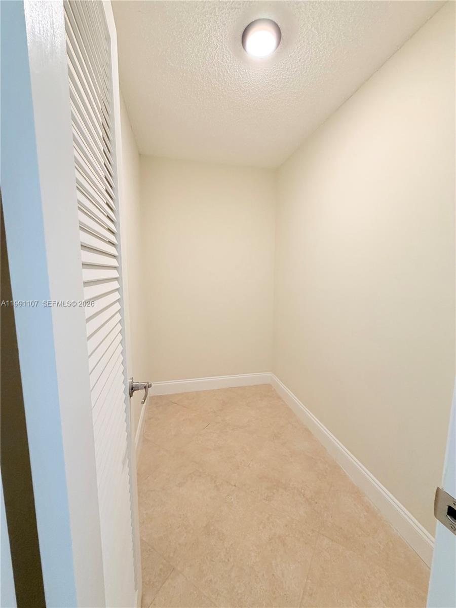 LAUDERDALE WEST 3 SEC - Residential