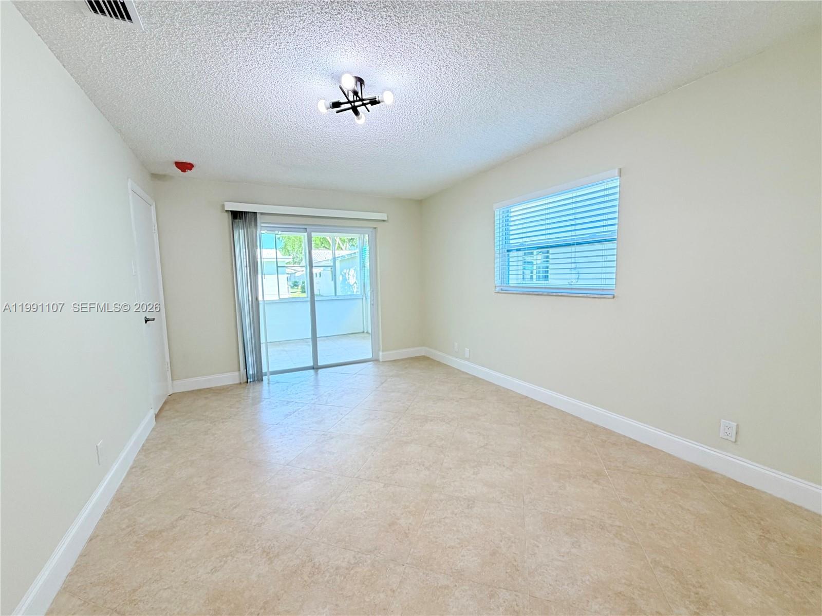 LAUDERDALE WEST 3 SEC - Residential