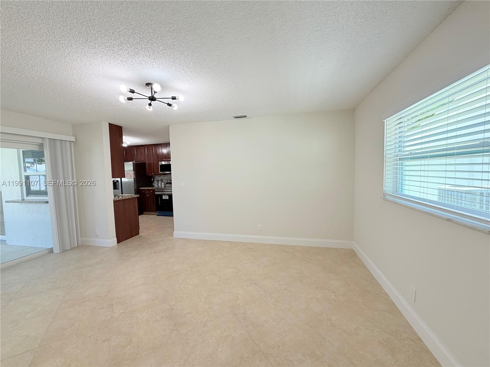 LAUDERDALE WEST 3 SEC - Residential