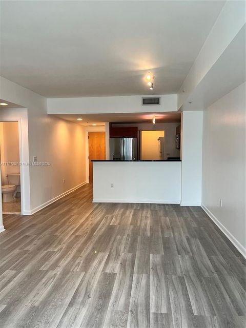 244 Biscayne Blvd 2609 Miami FL 33132