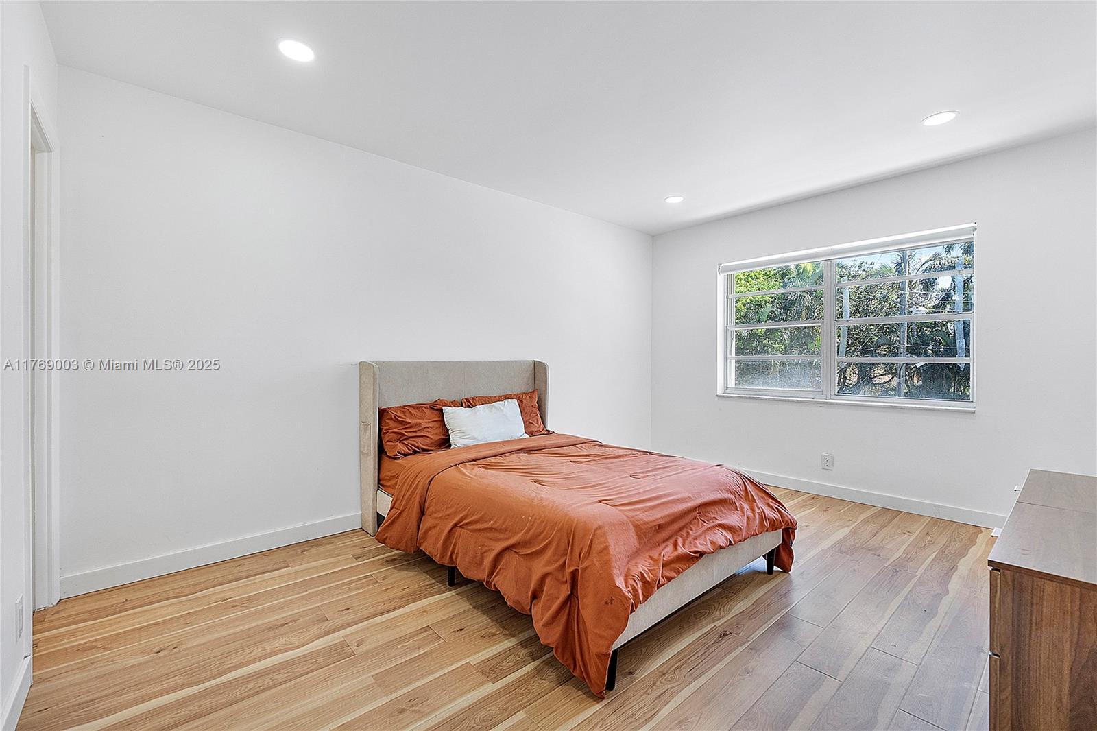 MAYFAIR APT CO-OP - Residential