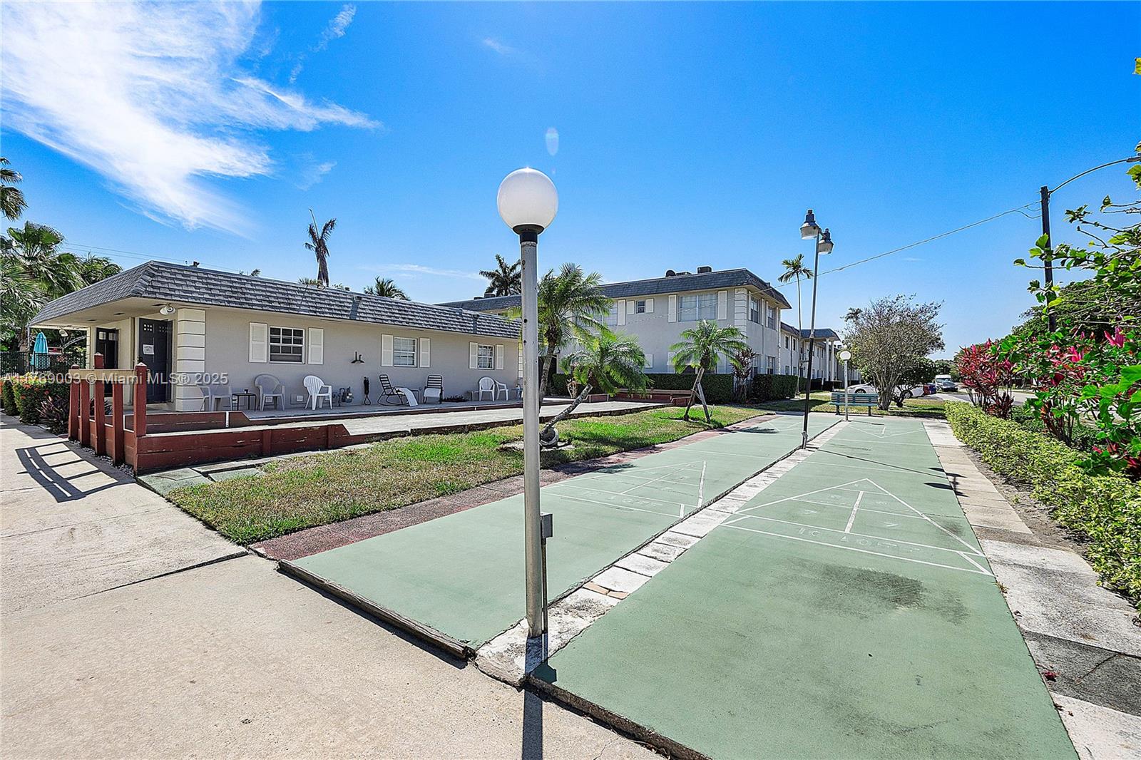 Property for Sale at 1520 Mckinley St 206E, Hollywood, Broward County, Florida - Bedrooms: 1 
Bathrooms: 2  - $160,000