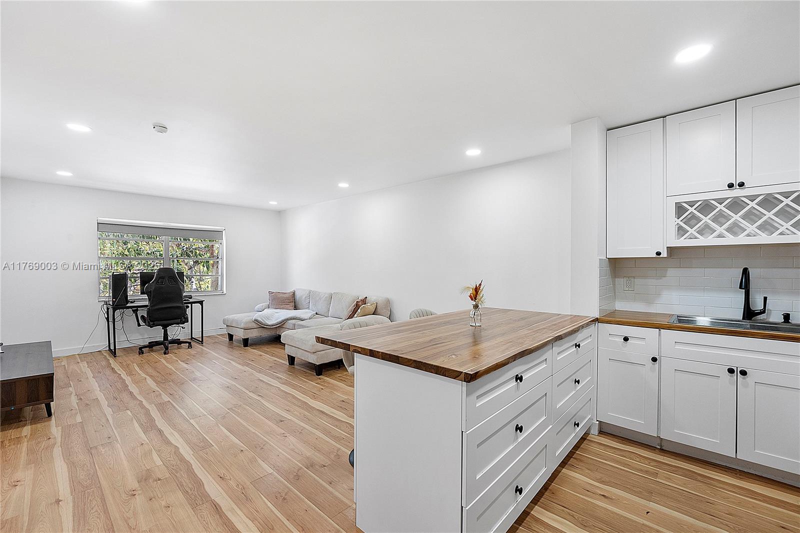 MAYFAIR APT CO-OP - Residential