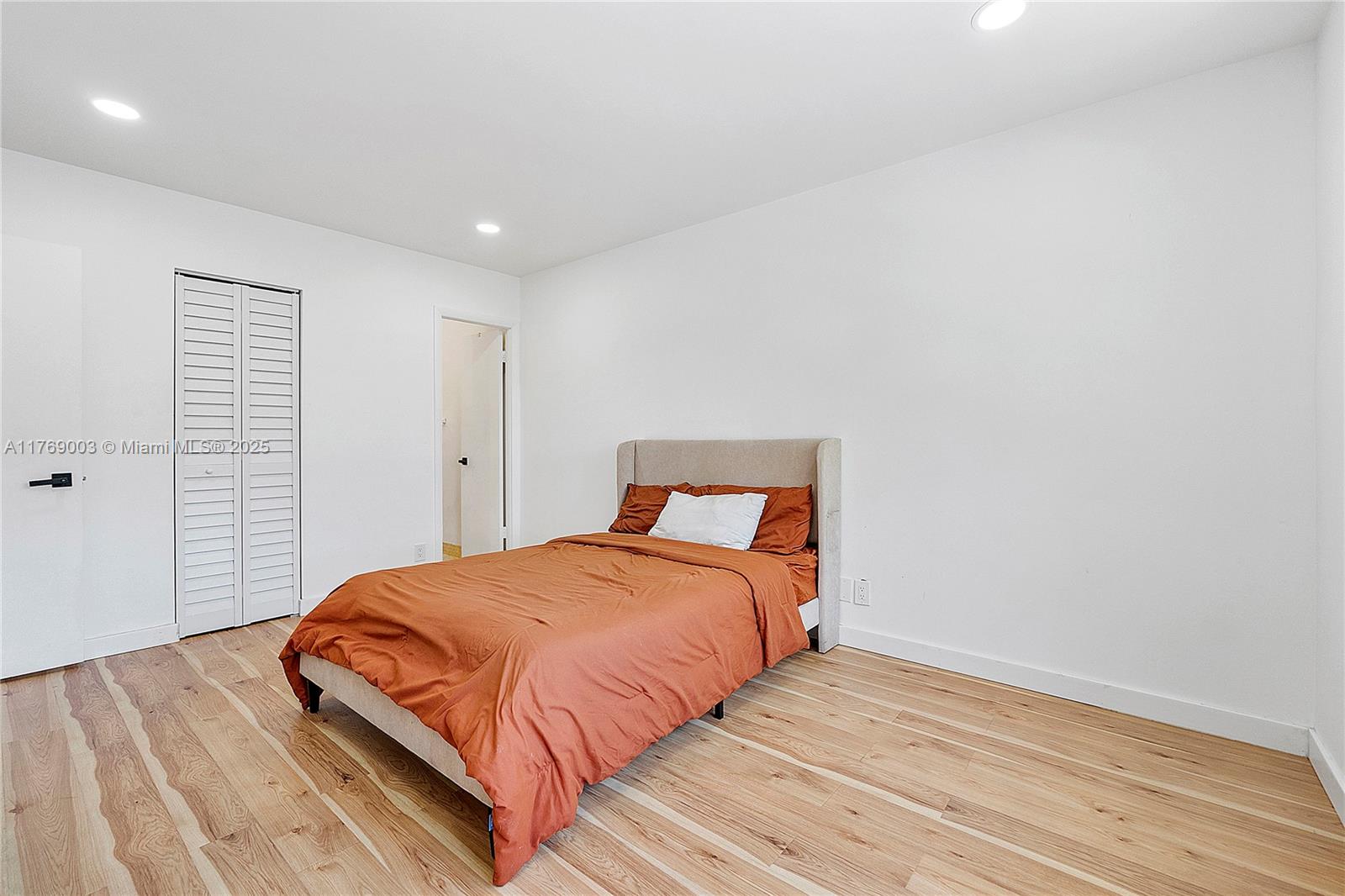 MAYFAIR APT CO-OP - Residential