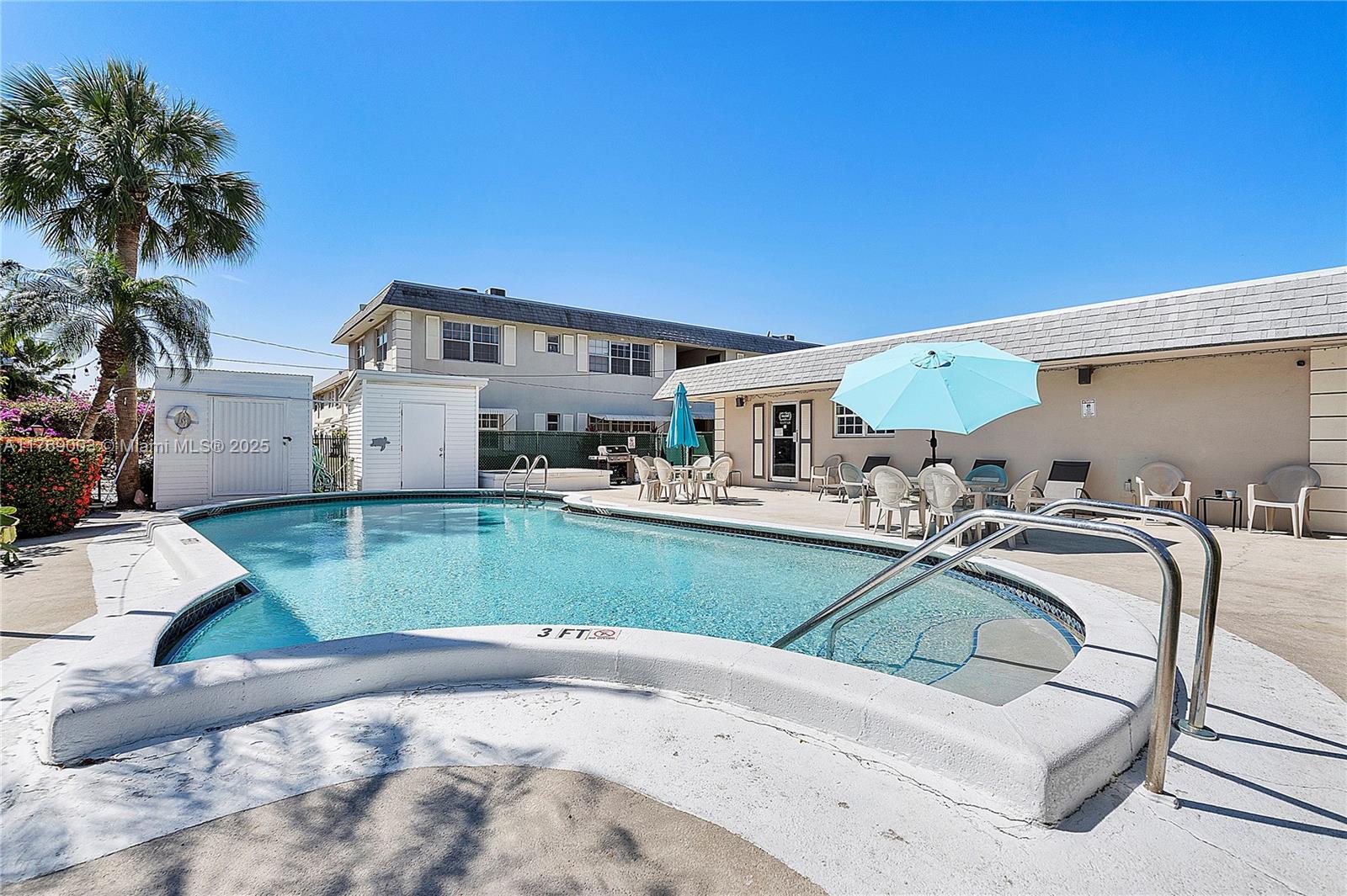 MAYFAIR APT CO-OP - Residential