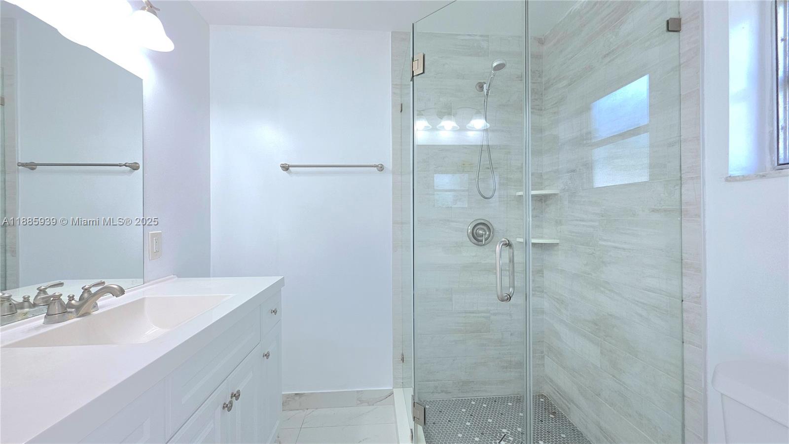 OAKLAND HILLS 6 SEC - Residential Lease
