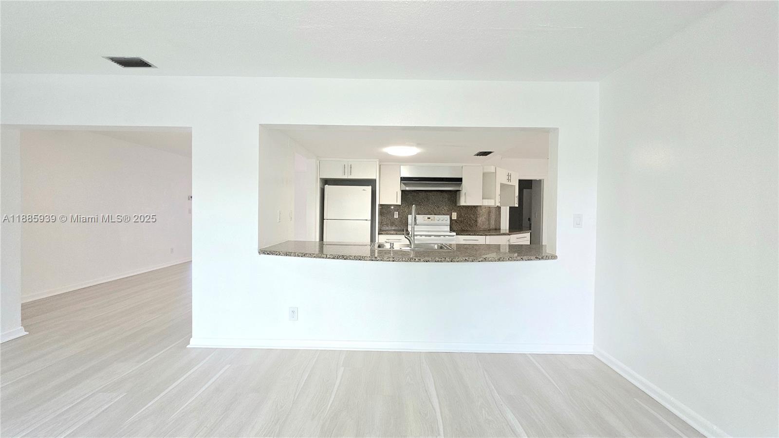 OAKLAND HILLS 6 SEC - Residential Lease