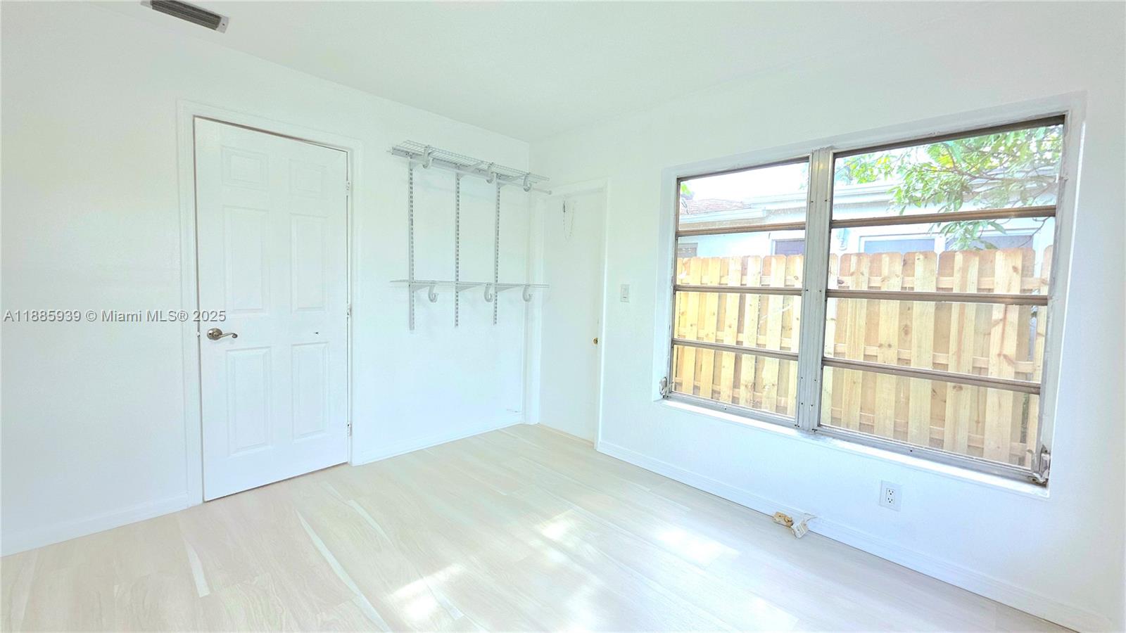 OAKLAND HILLS 6 SEC - Residential Lease