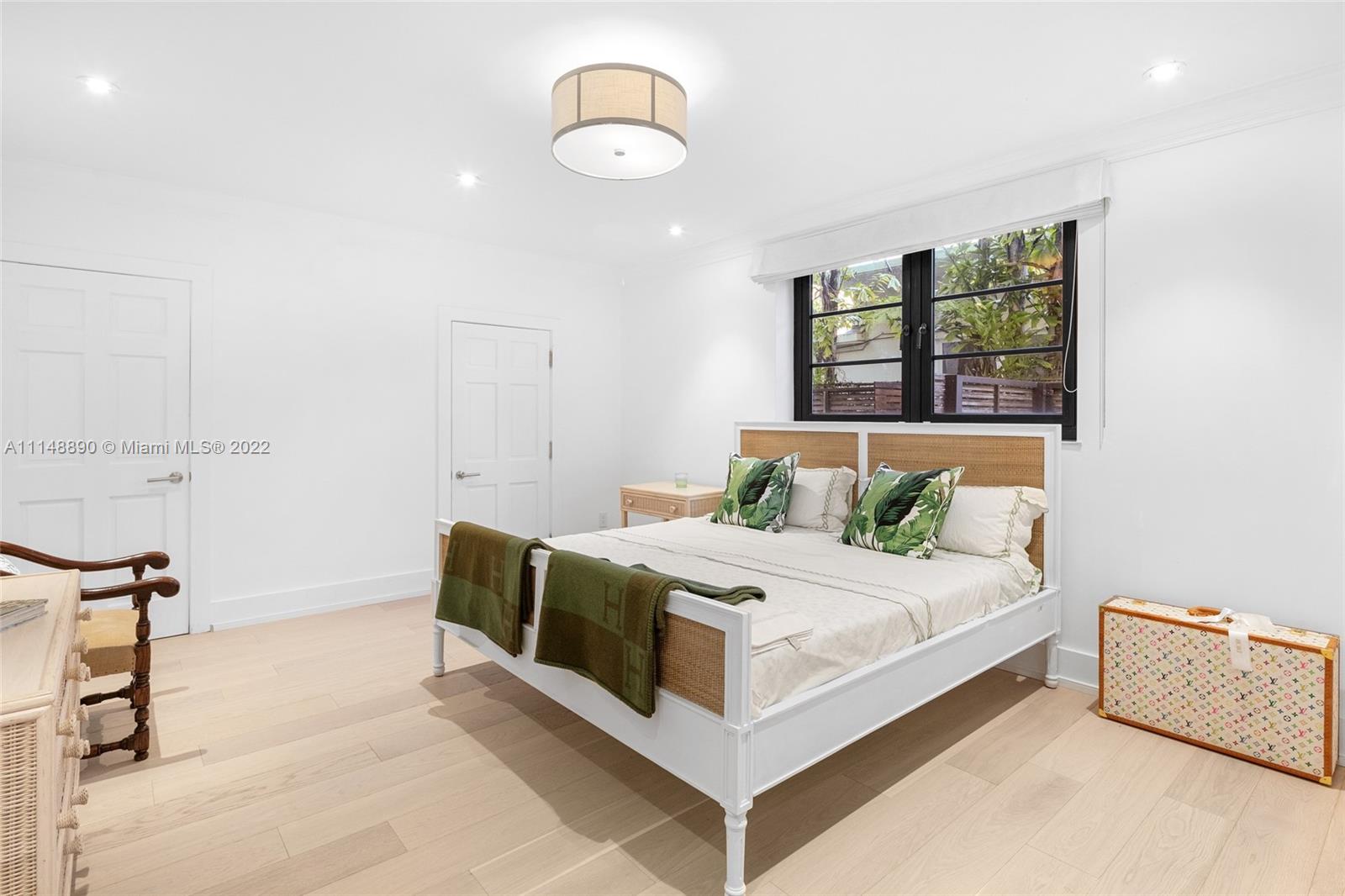 SUNSET LAKE EXTENSION - Residential