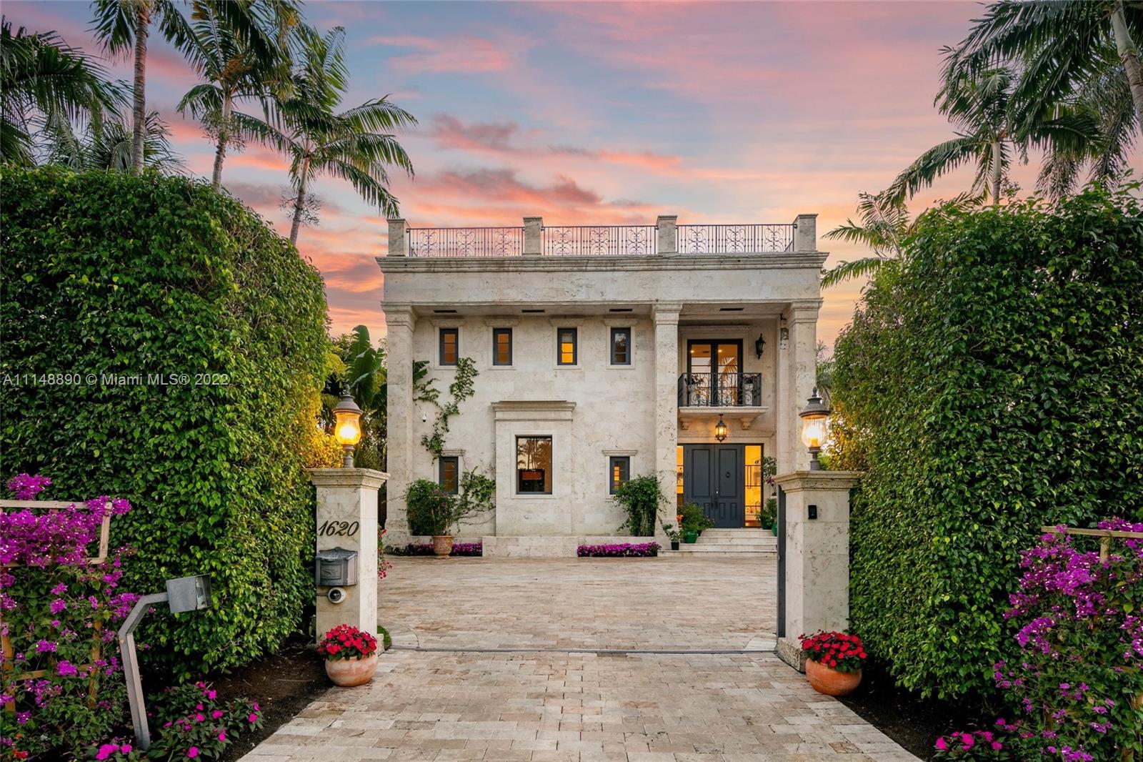 SUNSET LAKE EXTENSION - Residential