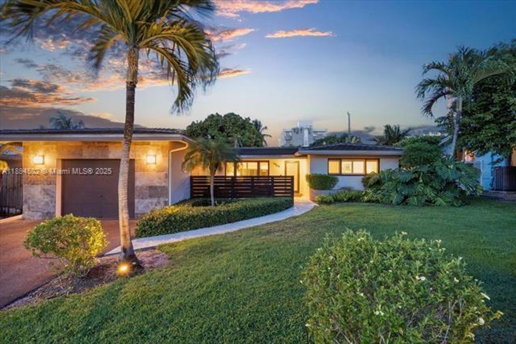 Photo of 3464 NE 19th Ave, Oakland Park, FL 33306 (MLS # A11894502)