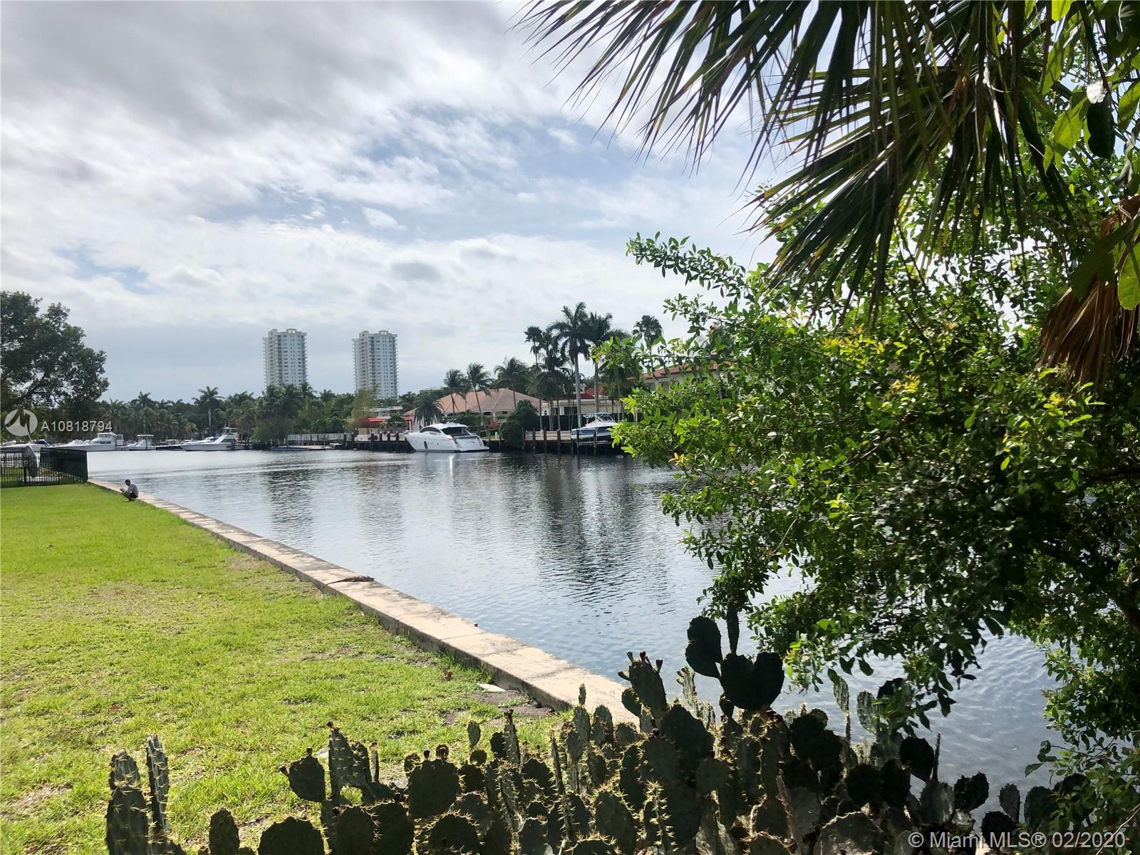 DE SOTO PARK CONDO - Residential Lease