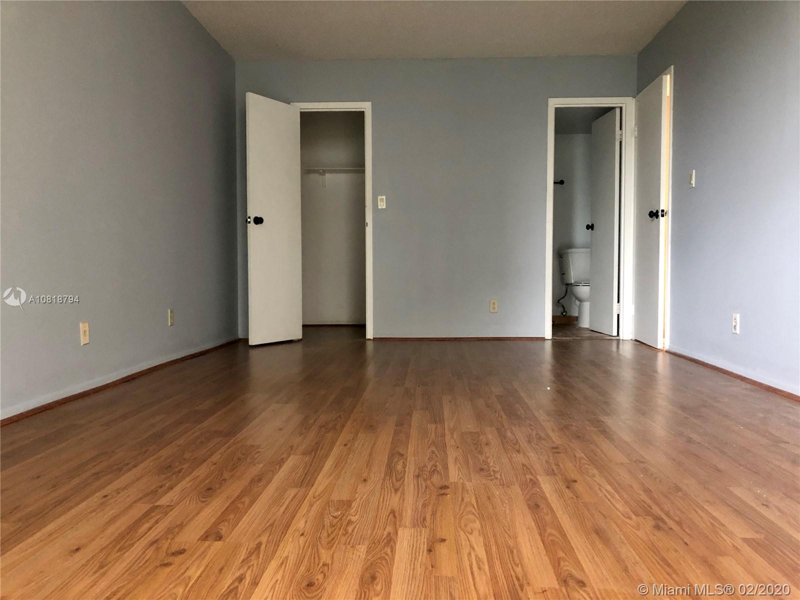 DE SOTO PARK CONDO - Residential Lease