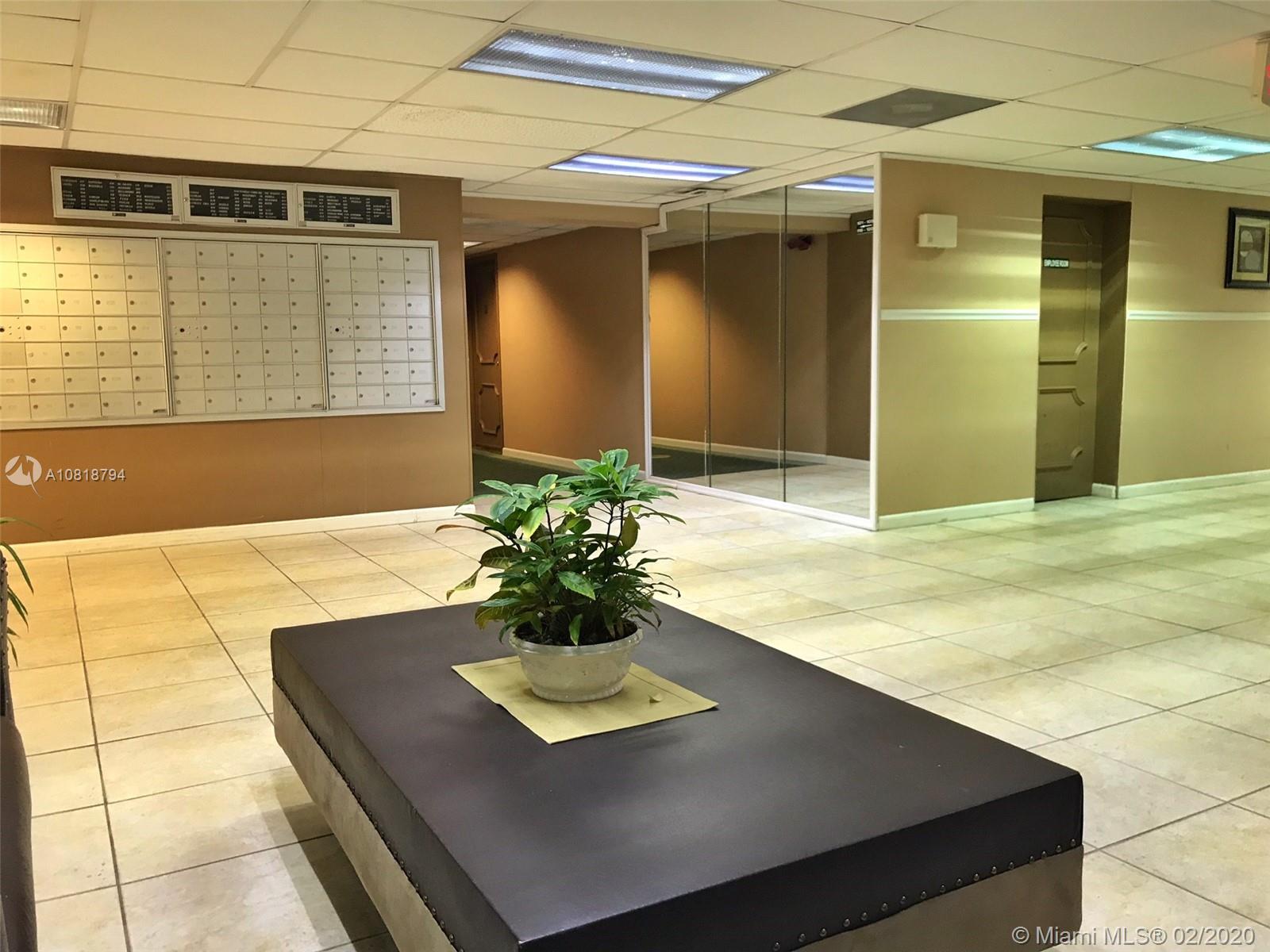 DE SOTO PARK CONDO - Residential Lease