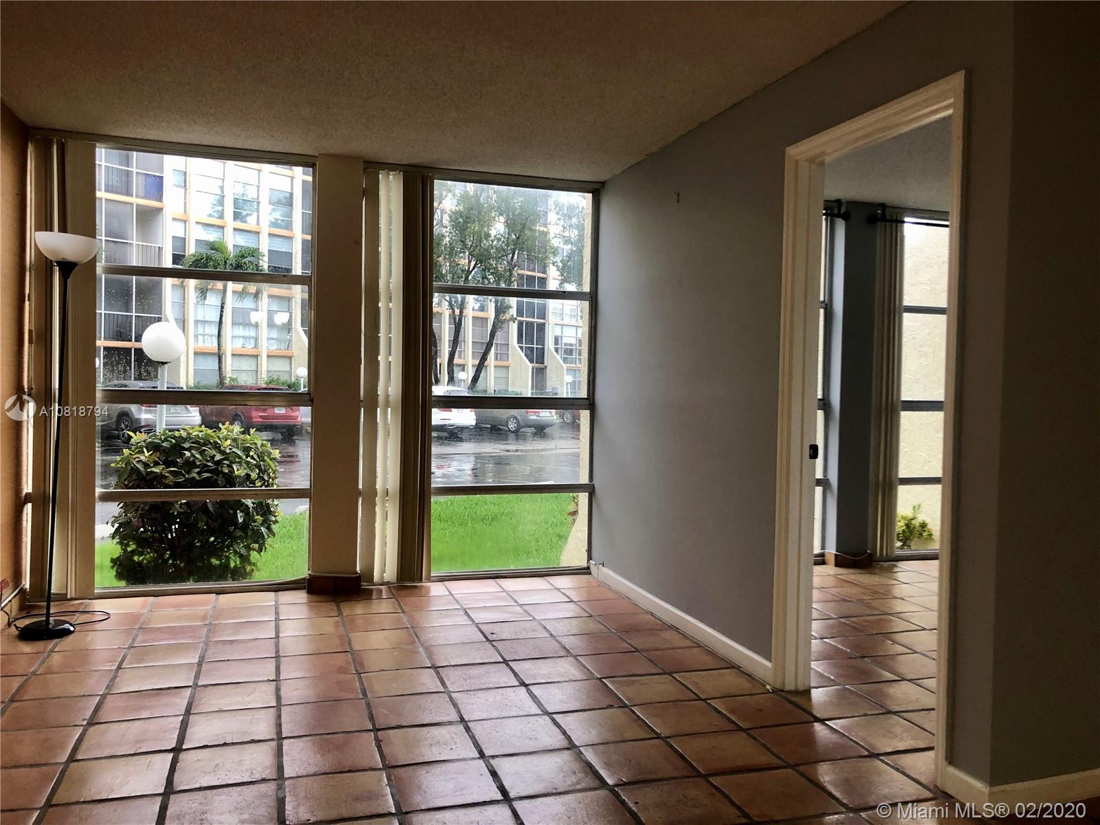 DE SOTO PARK CONDO - Residential Lease