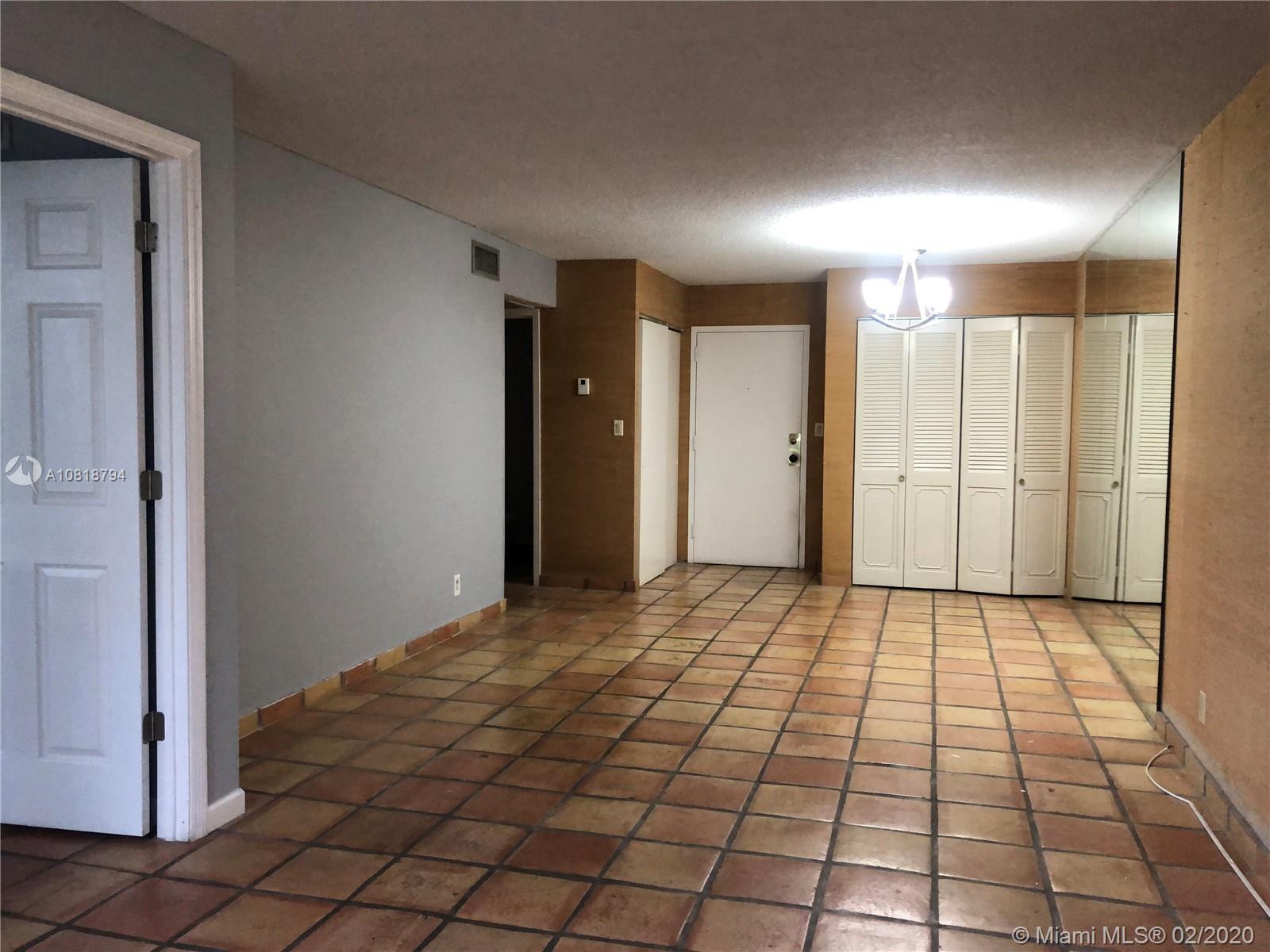 DE SOTO PARK CONDO - Residential Lease