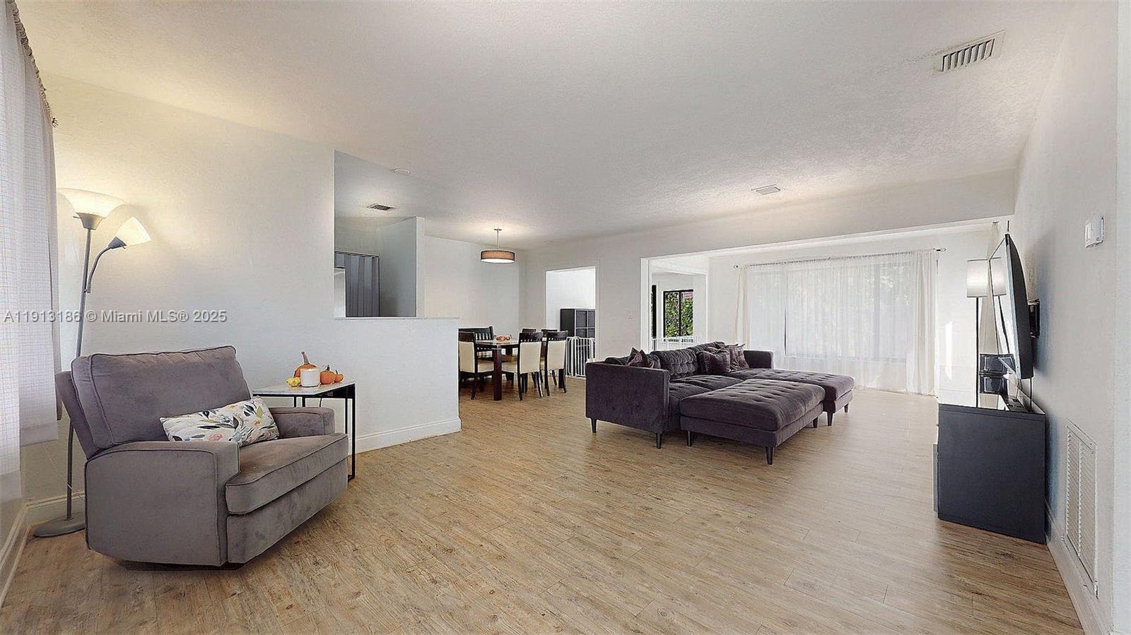 FLAMINGO PARK SEC - Residential