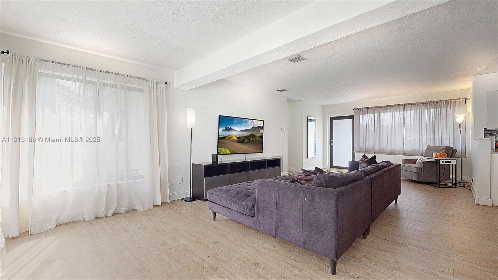 FLAMINGO PARK SEC - Residential