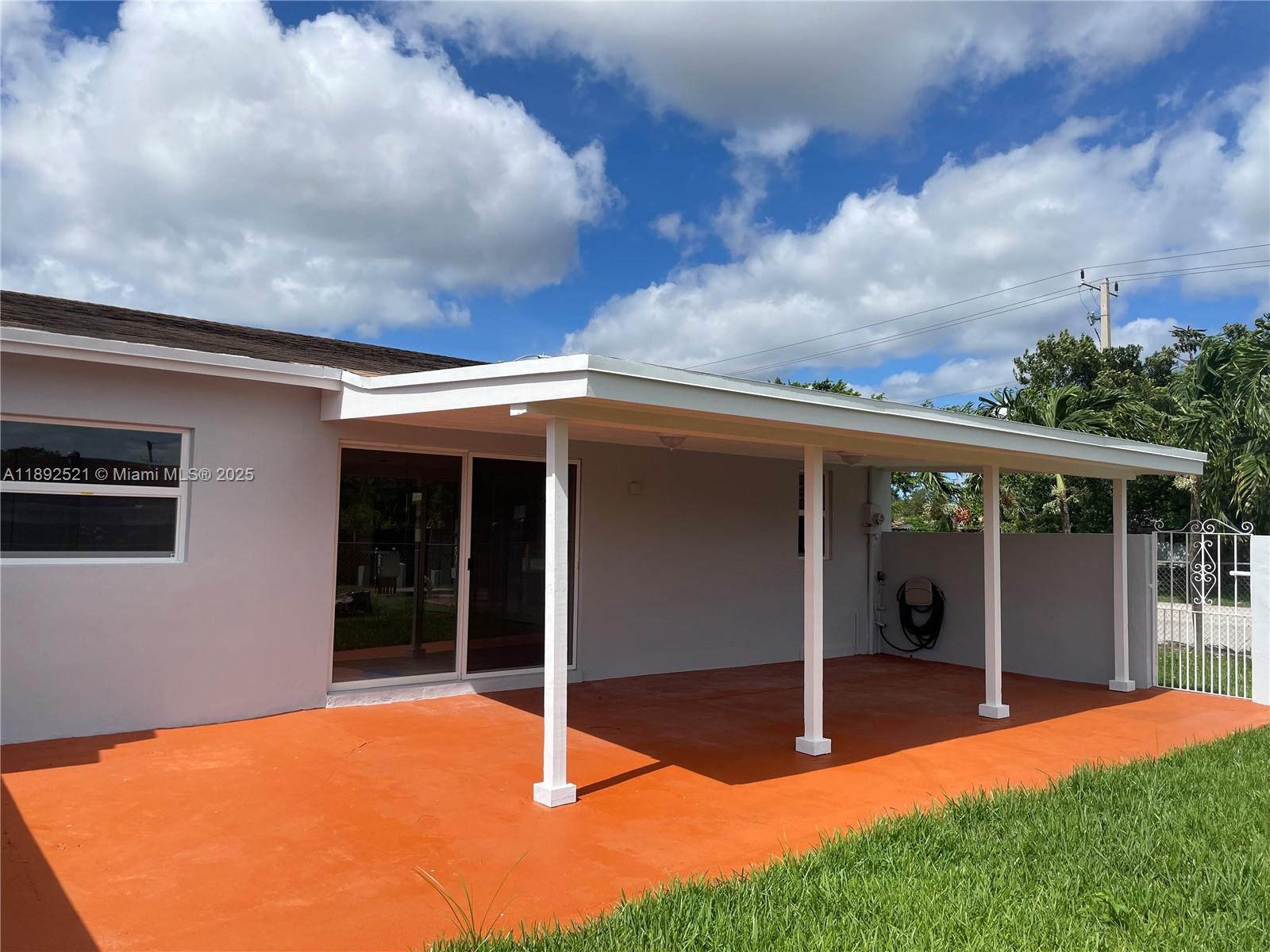 GREENGLADE VILLAS - Residential Lease