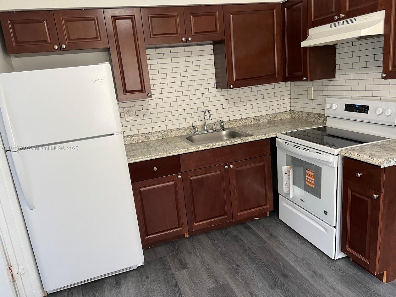 HOLLYWOOD BEACH HEIGHTS S - Residential Lease