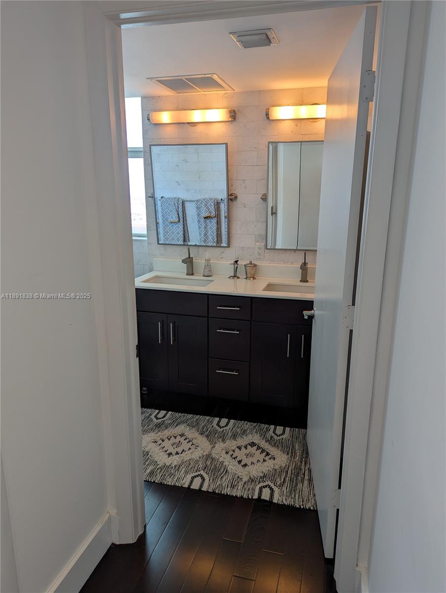 BRICKELL ON THE RIVER S T - Residential Lease