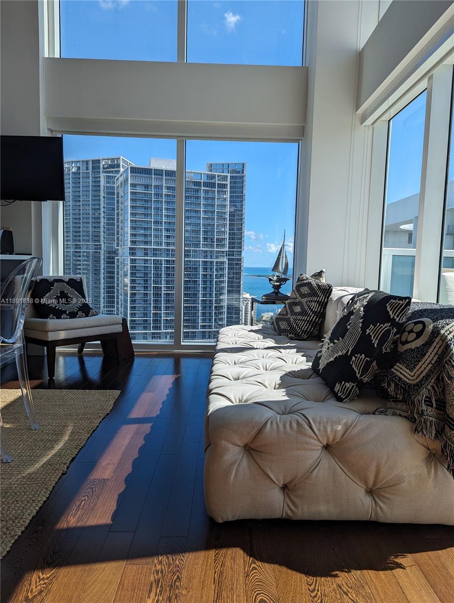 BRICKELL ON THE RIVER S T - Residential Lease