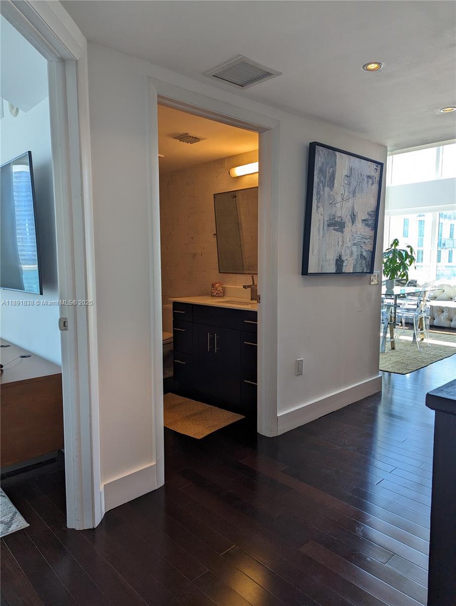 BRICKELL ON THE RIVER S T - Residential Lease