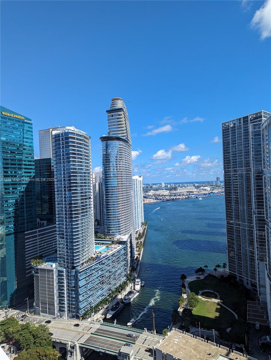 BRICKELL ON THE RIVER S T - Residential Lease