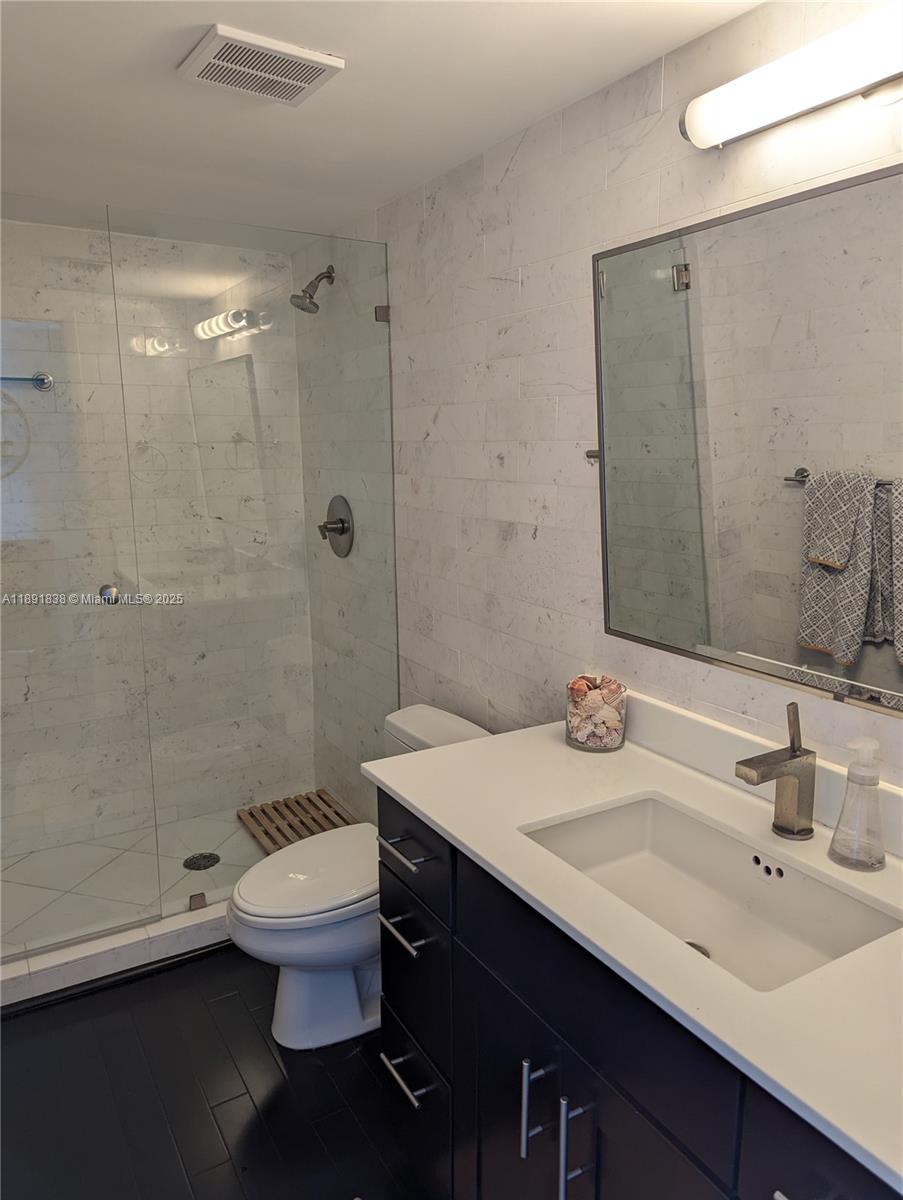 BRICKELL ON THE RIVER S T - Residential Lease