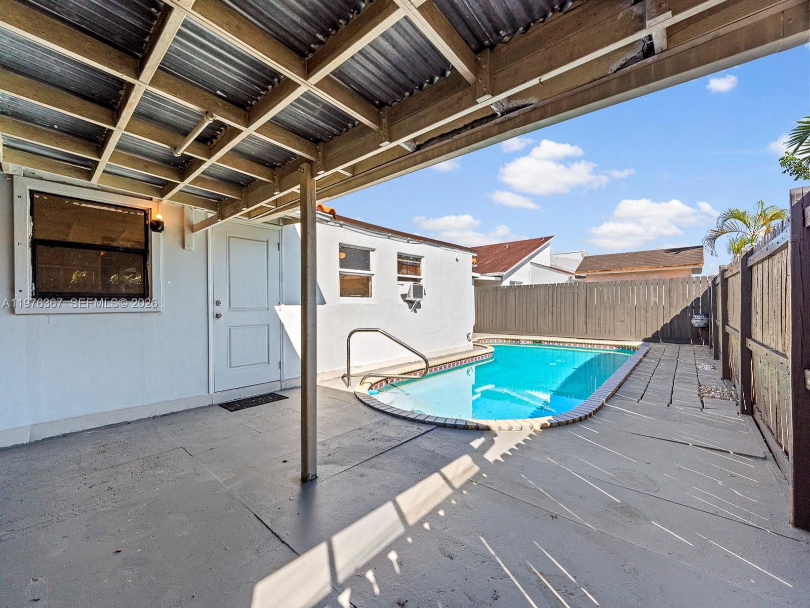 SNAPPER CREEK GDNS SW 70 - Residential Lease