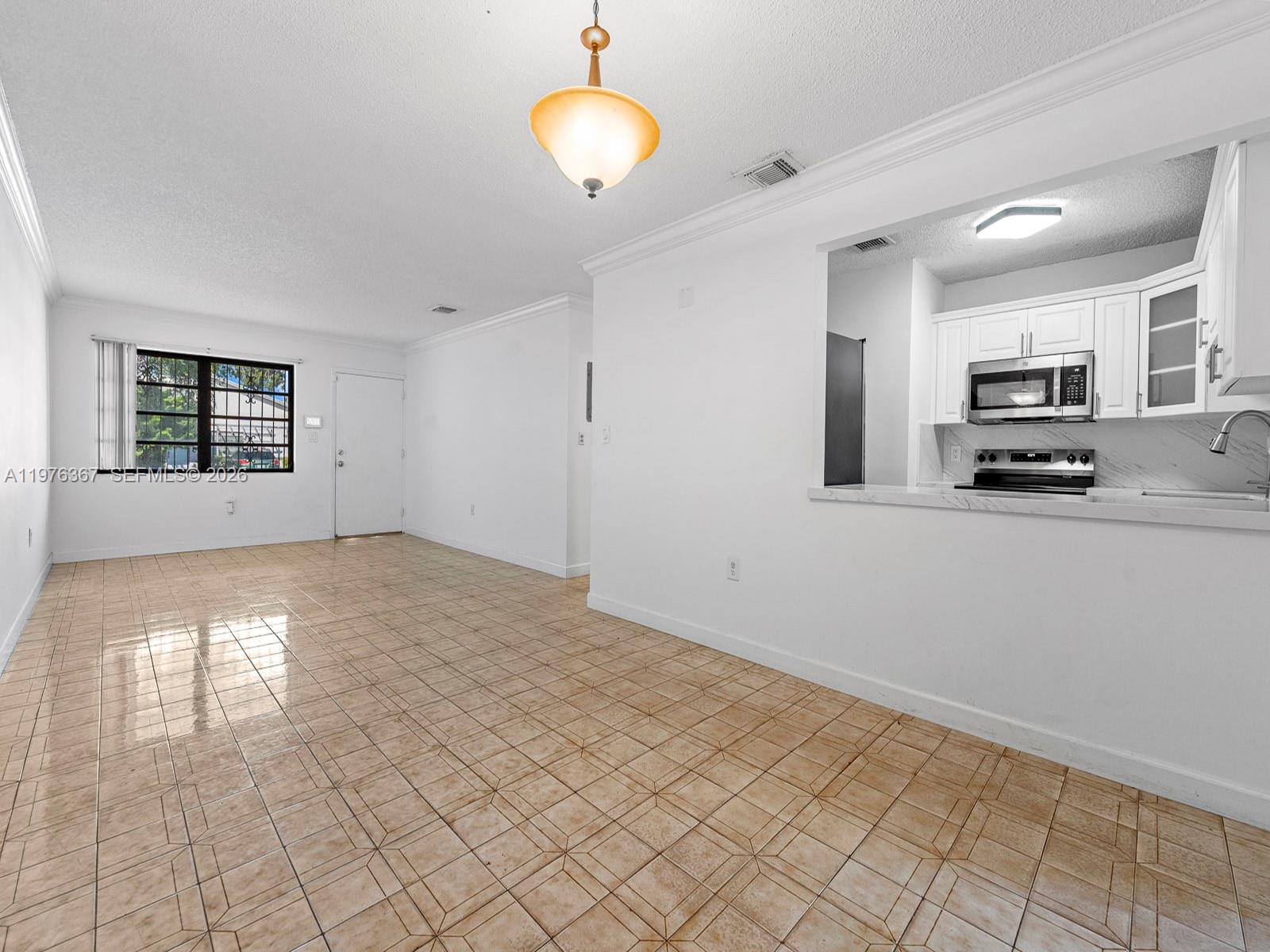 SNAPPER CREEK GDNS SW 70 - Residential Lease