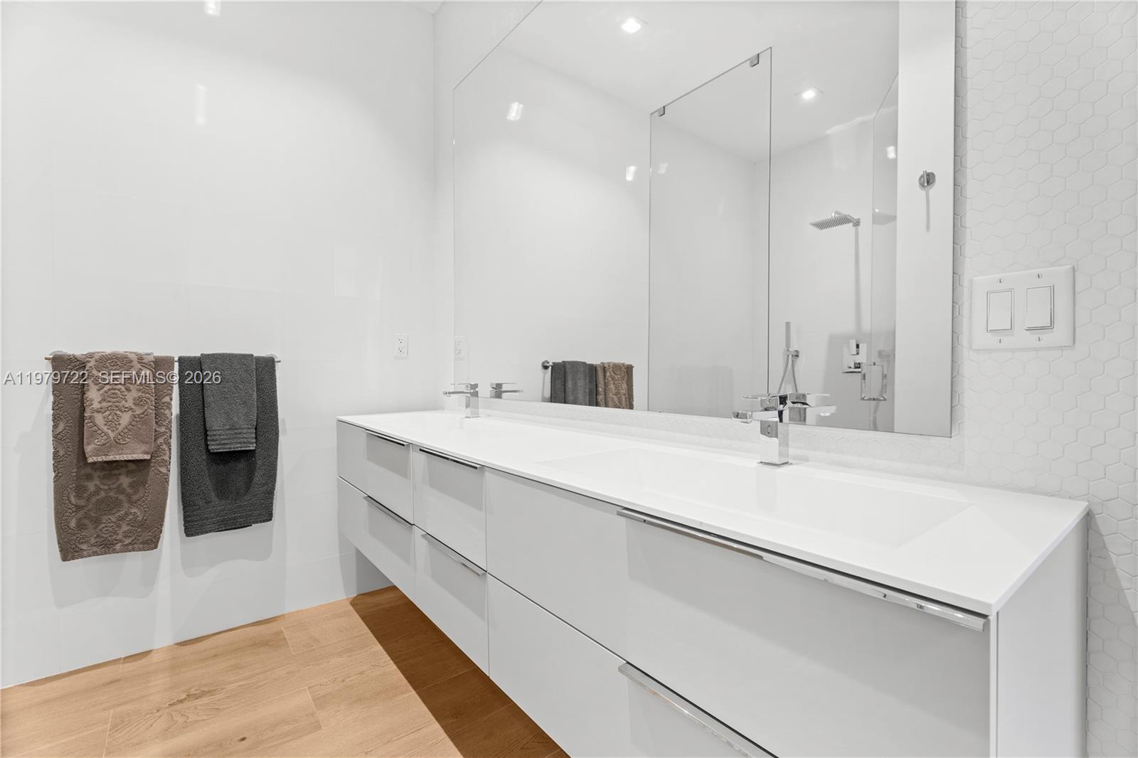 FROW HOMESTEAD - Residential Lease