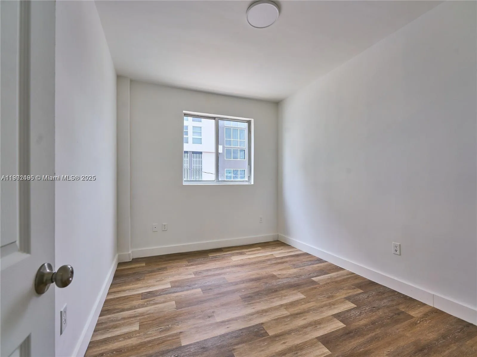 Miami, Florida 33150, United States, 2 Bedrooms Bedrooms, ,1 BathroomBathrooms,Residential,Active,233091