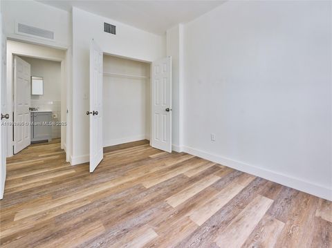 6211 NW 7th Ave 4 Miami FL 33150