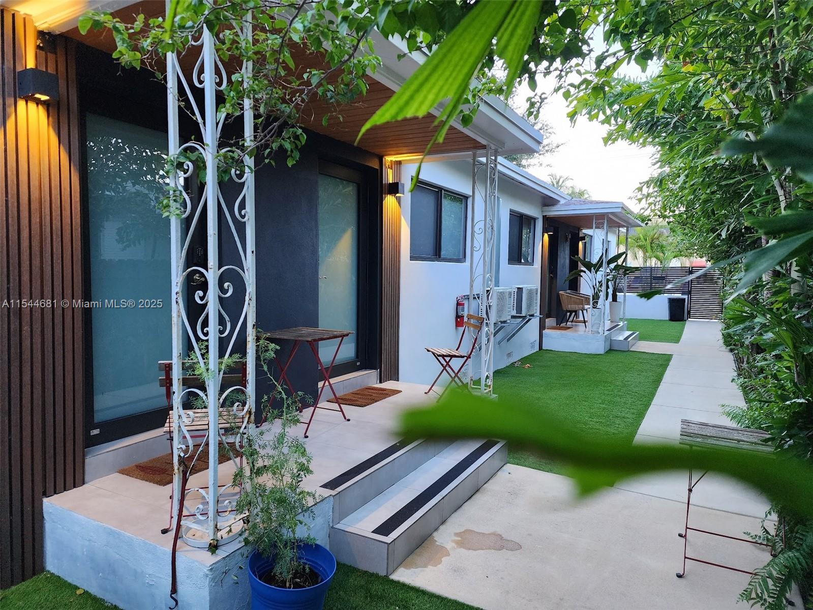 CITY OF MIAMI SOUTH - Residential Lease