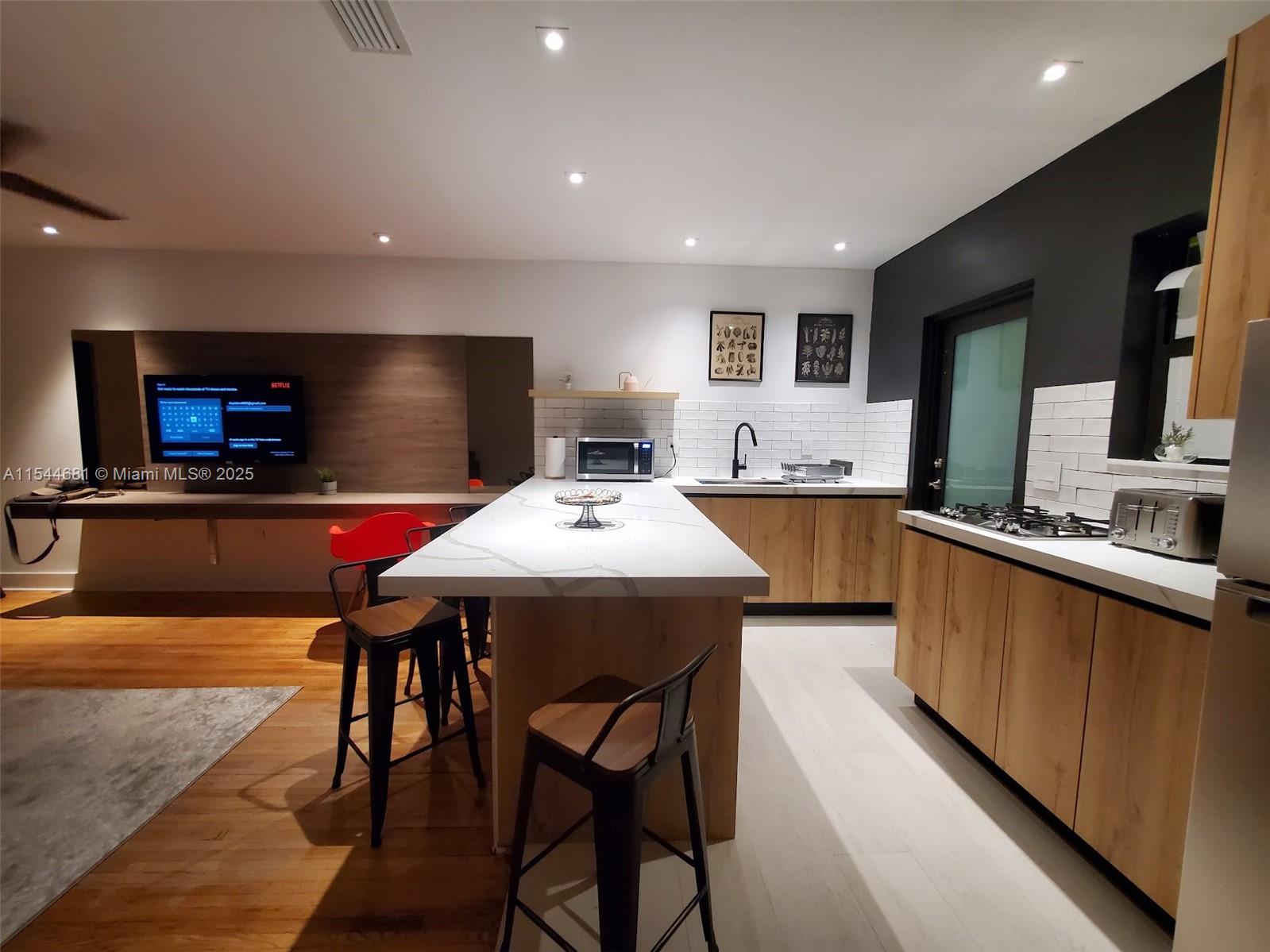 CITY OF MIAMI SOUTH - Residential Lease