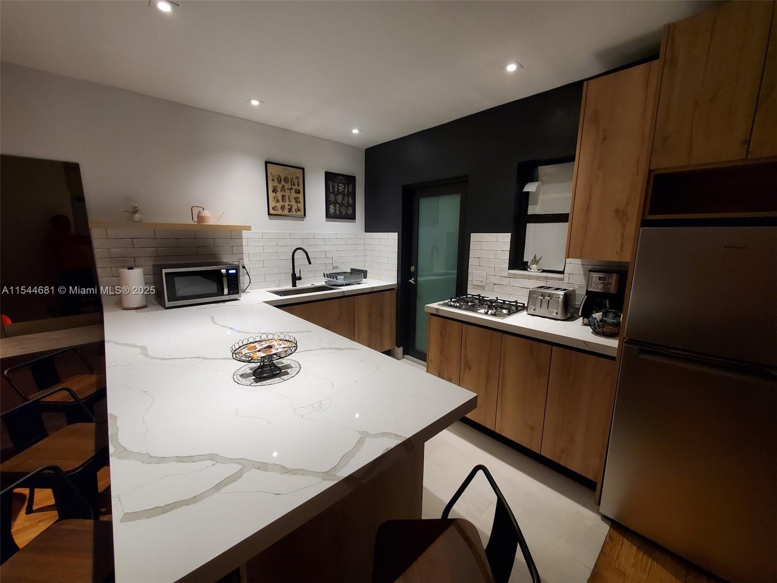 CITY OF MIAMI SOUTH - Residential Lease