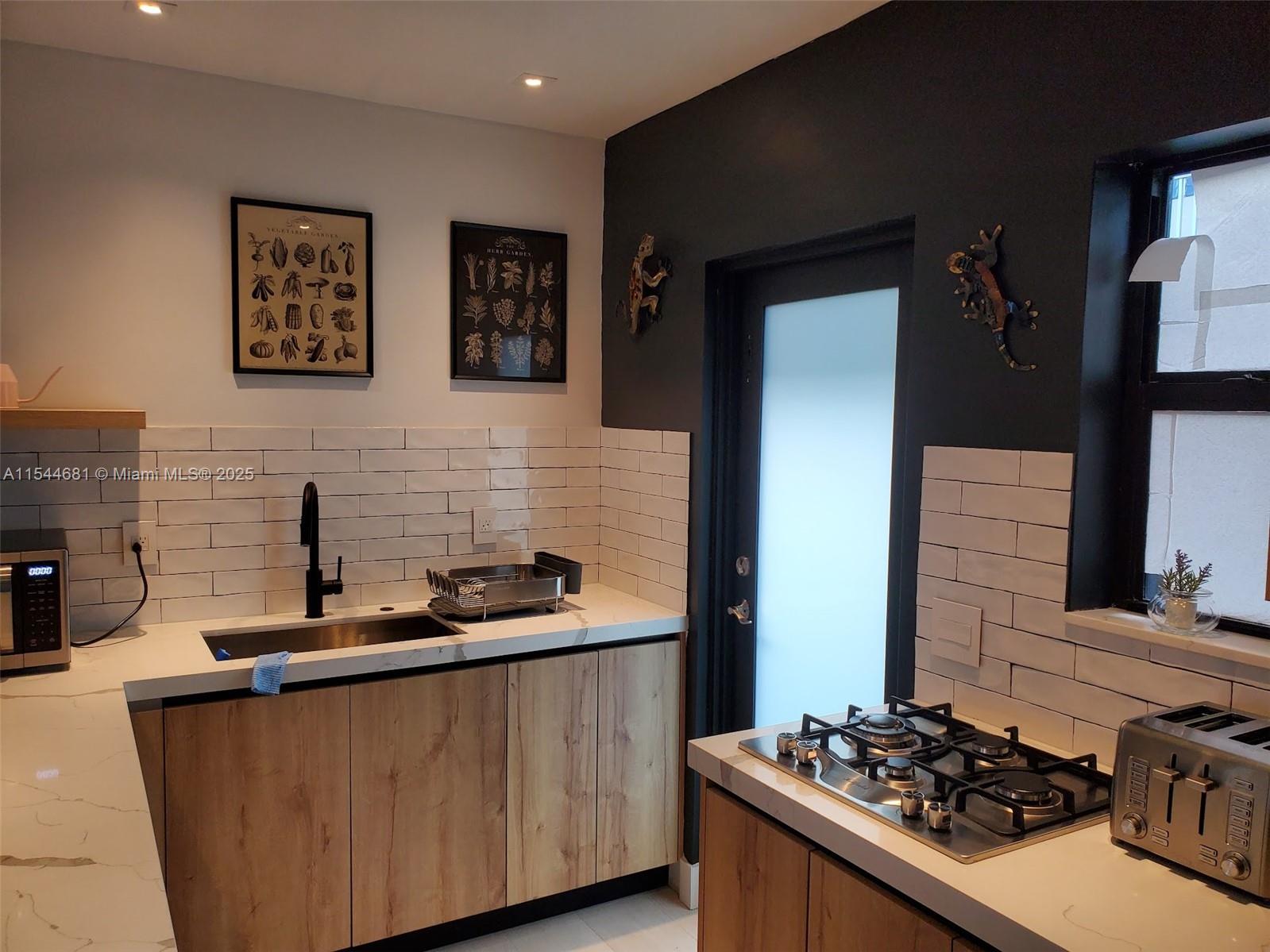 CITY OF MIAMI SOUTH - Residential Lease