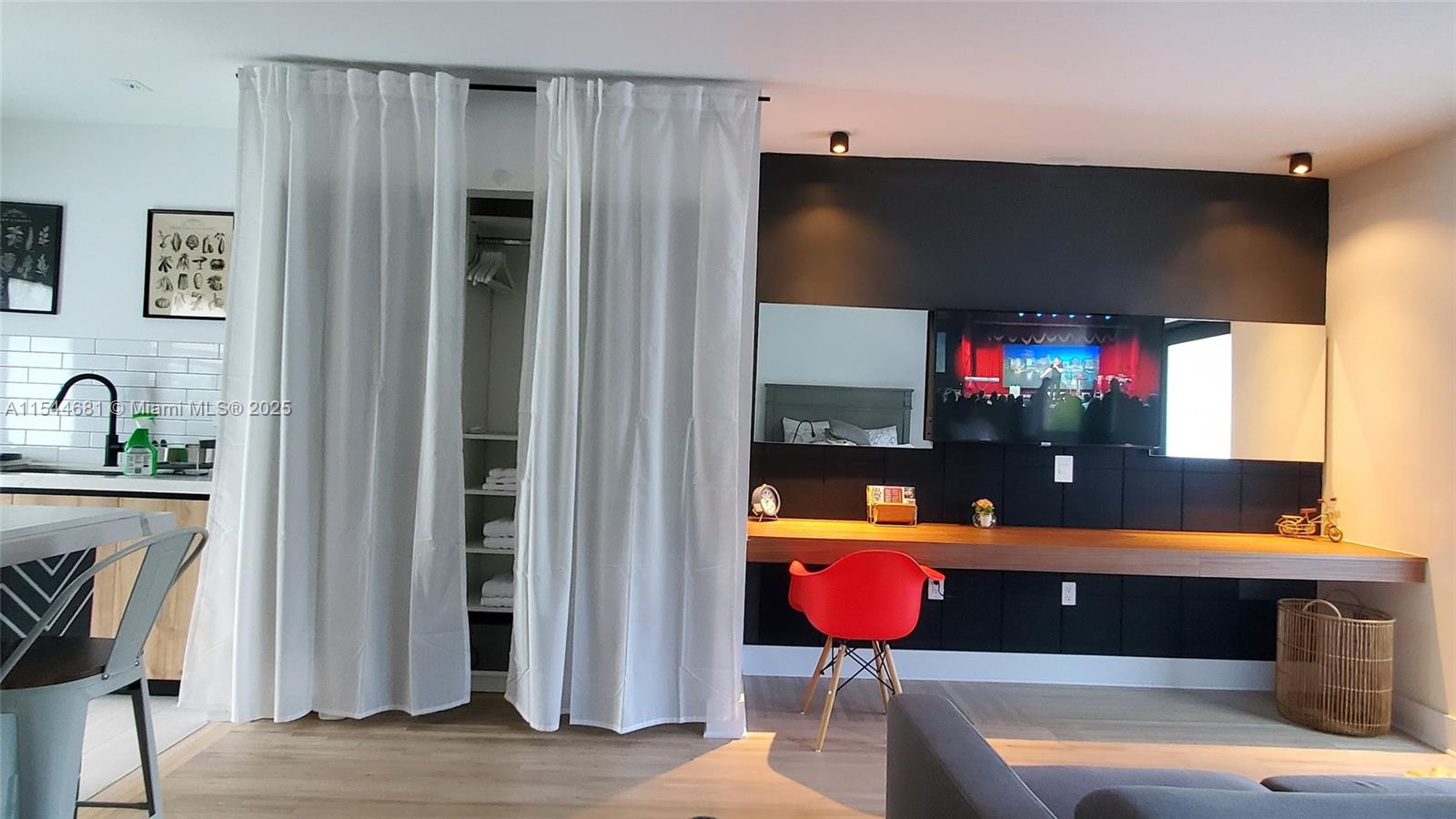 CITY OF MIAMI SOUTH - Residential Lease