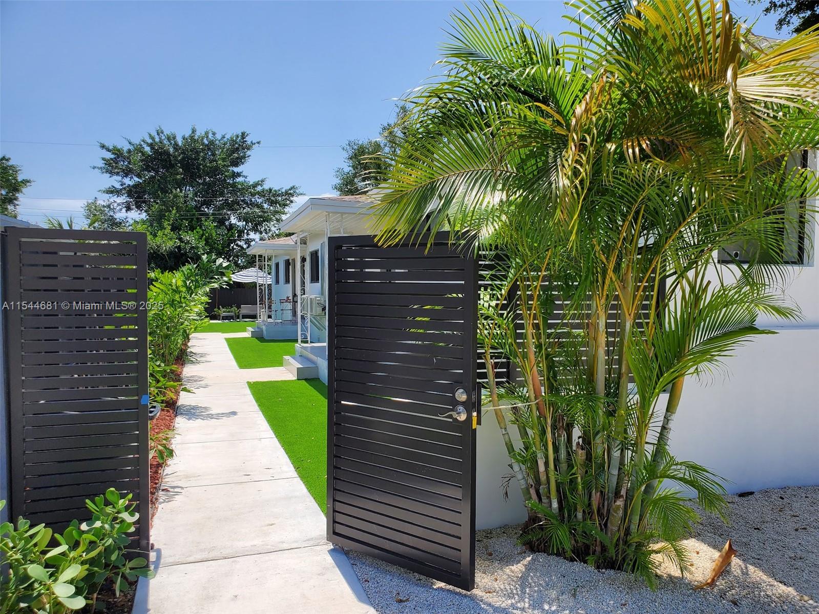 CITY OF MIAMI SOUTH - Residential Lease