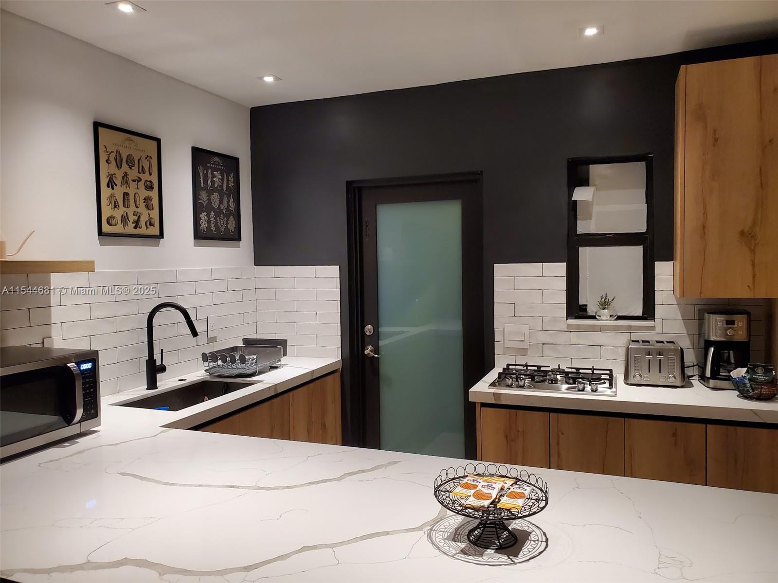 CITY OF MIAMI SOUTH - Residential Lease