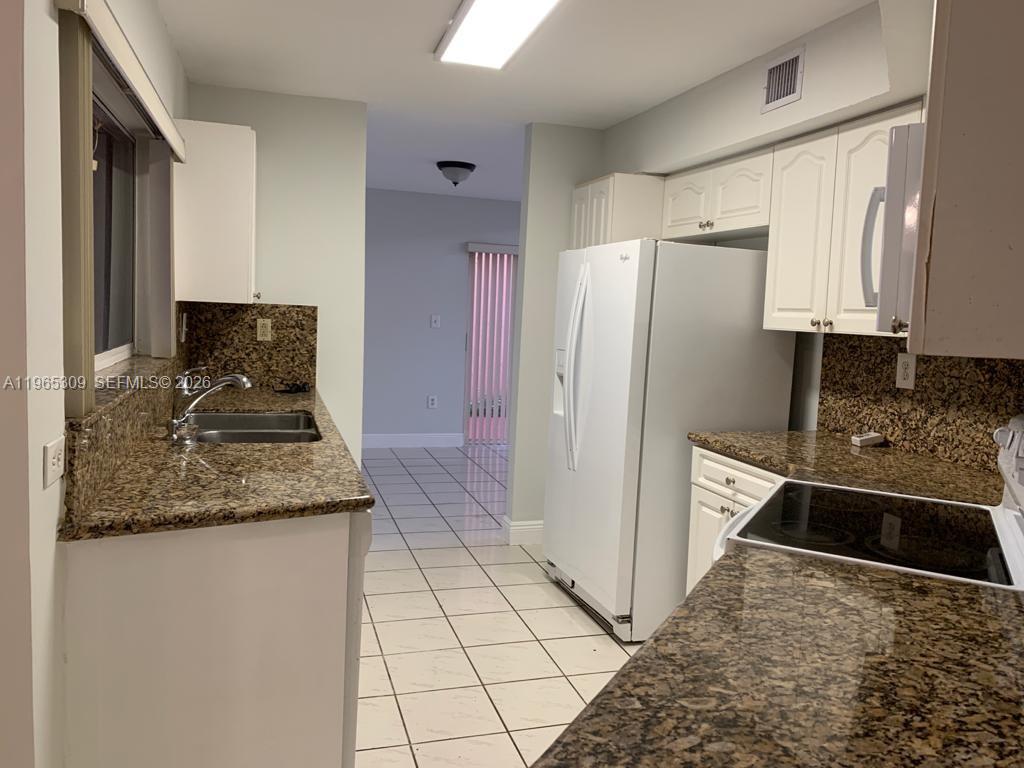 LAKE POINTE SEC 2 - Residential Lease