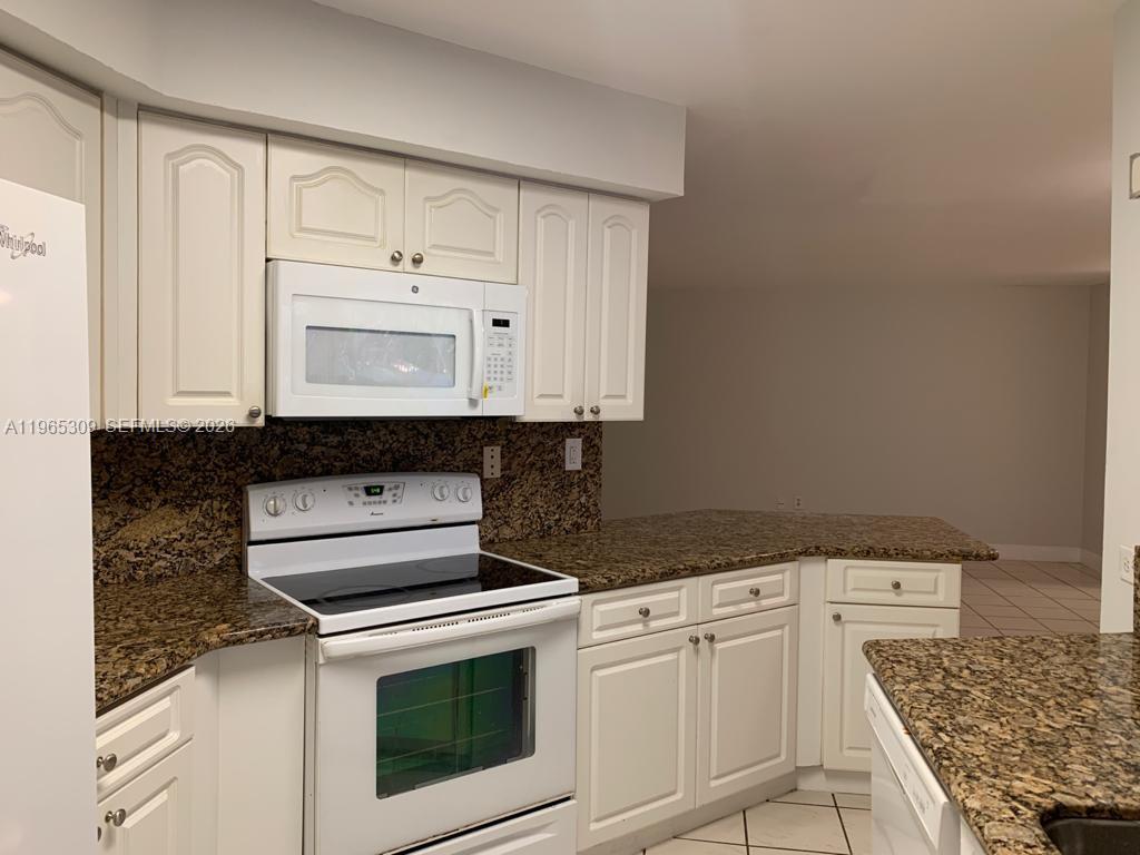 LAKE POINTE SEC 2 - Residential Lease