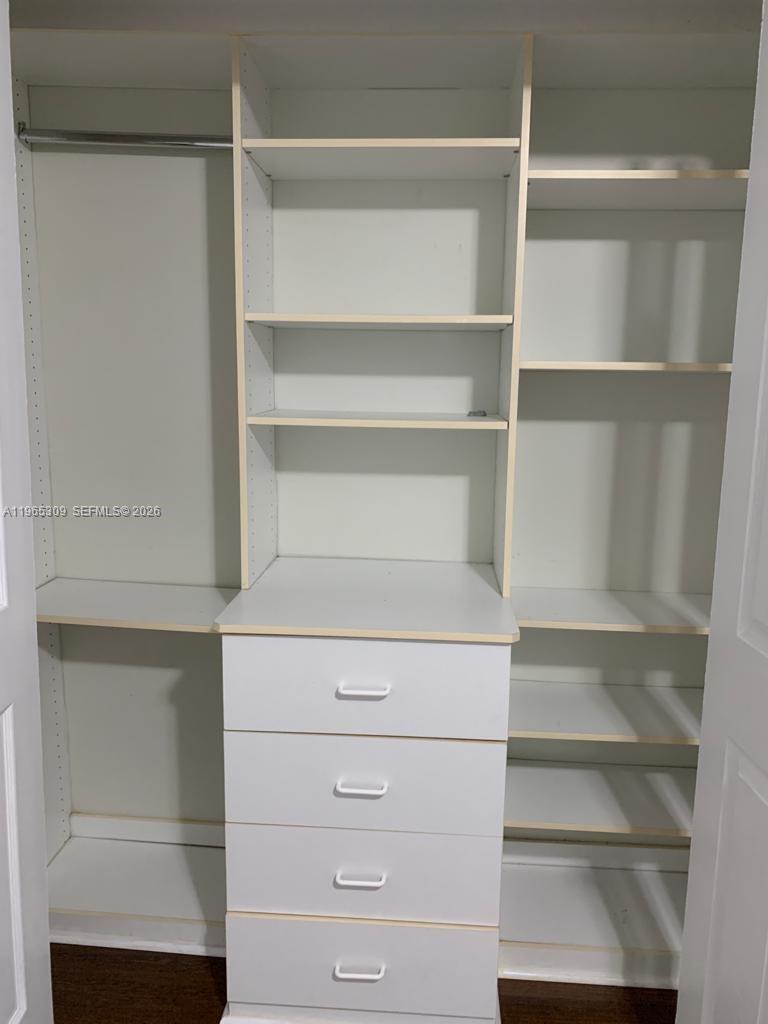 LAKE POINTE SEC 2 - Residential Lease